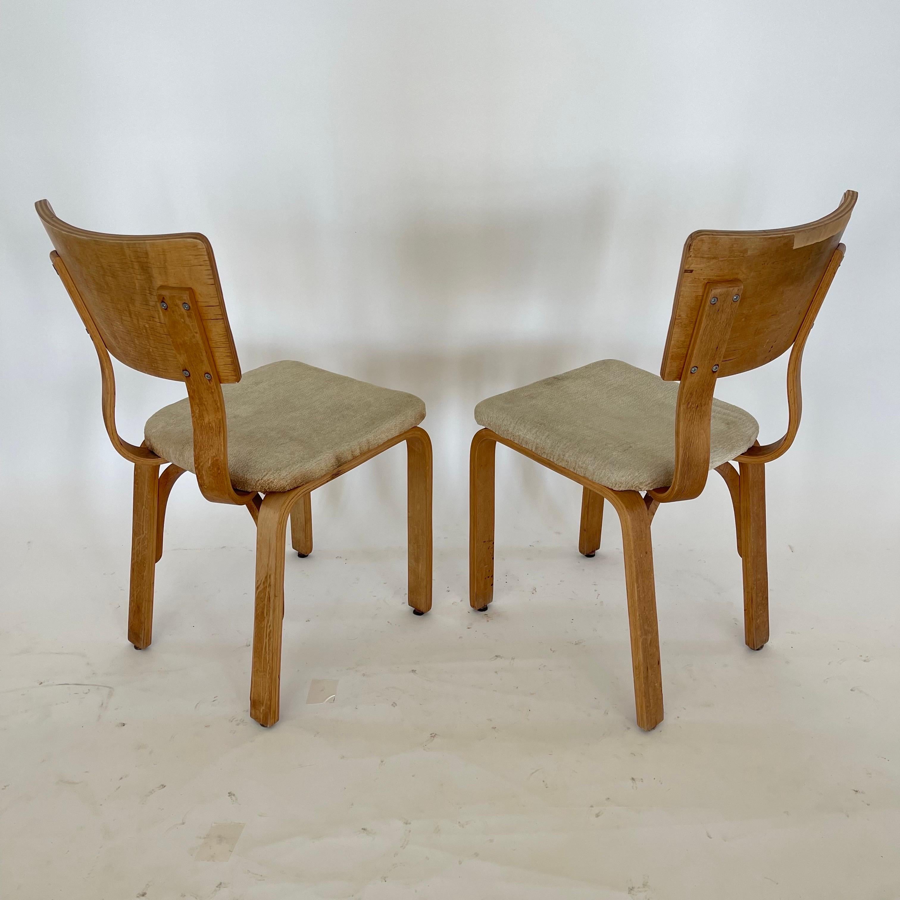 Pair of Thonet 1216-S17-B1 Bent Plywood Upholstered Seat Dining Chairs, 1940s In Distressed Condition For Sale In Miami, FL