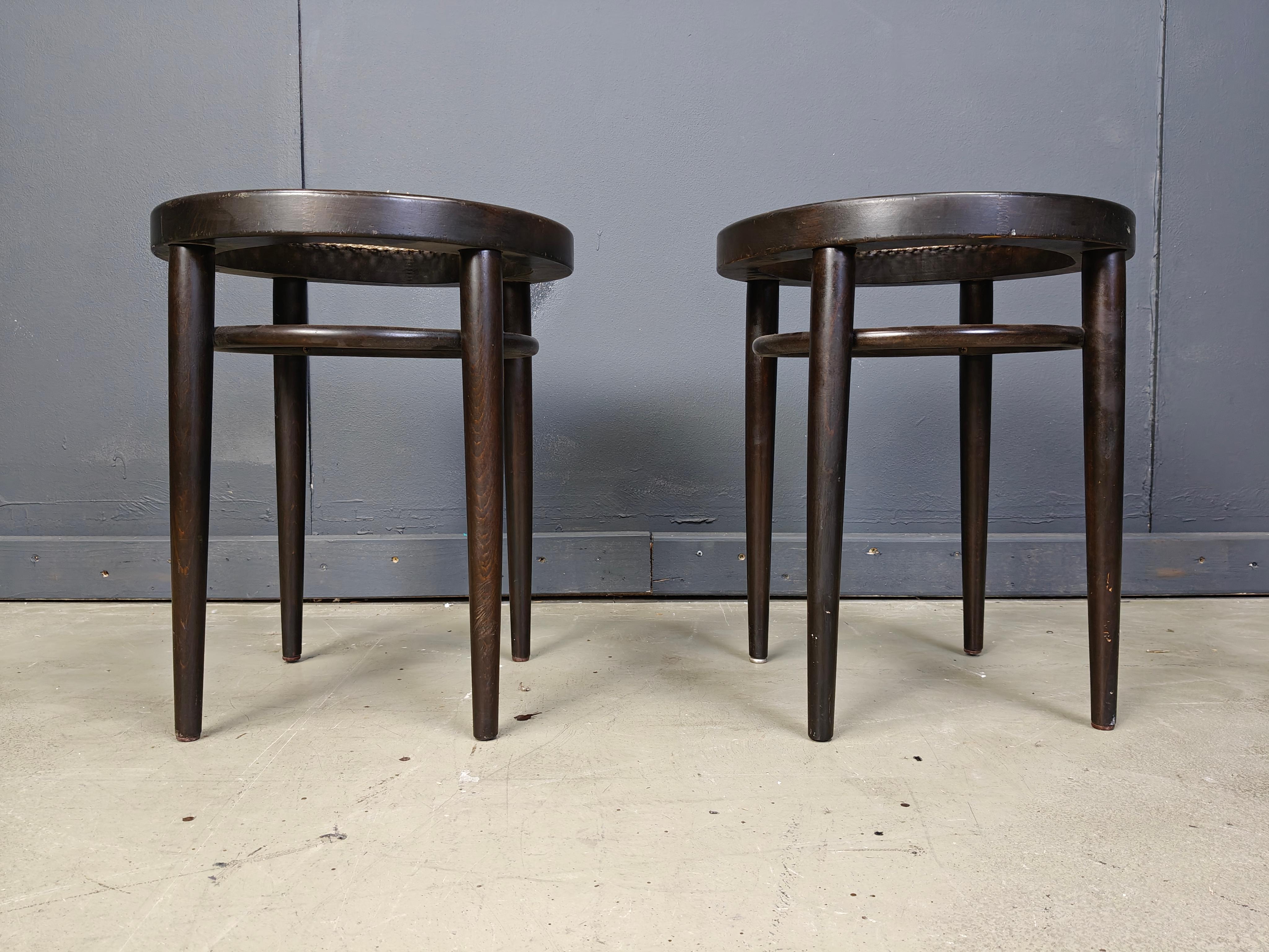 Pareja de taburetes Thonet 214RH, años 80 en venta 5