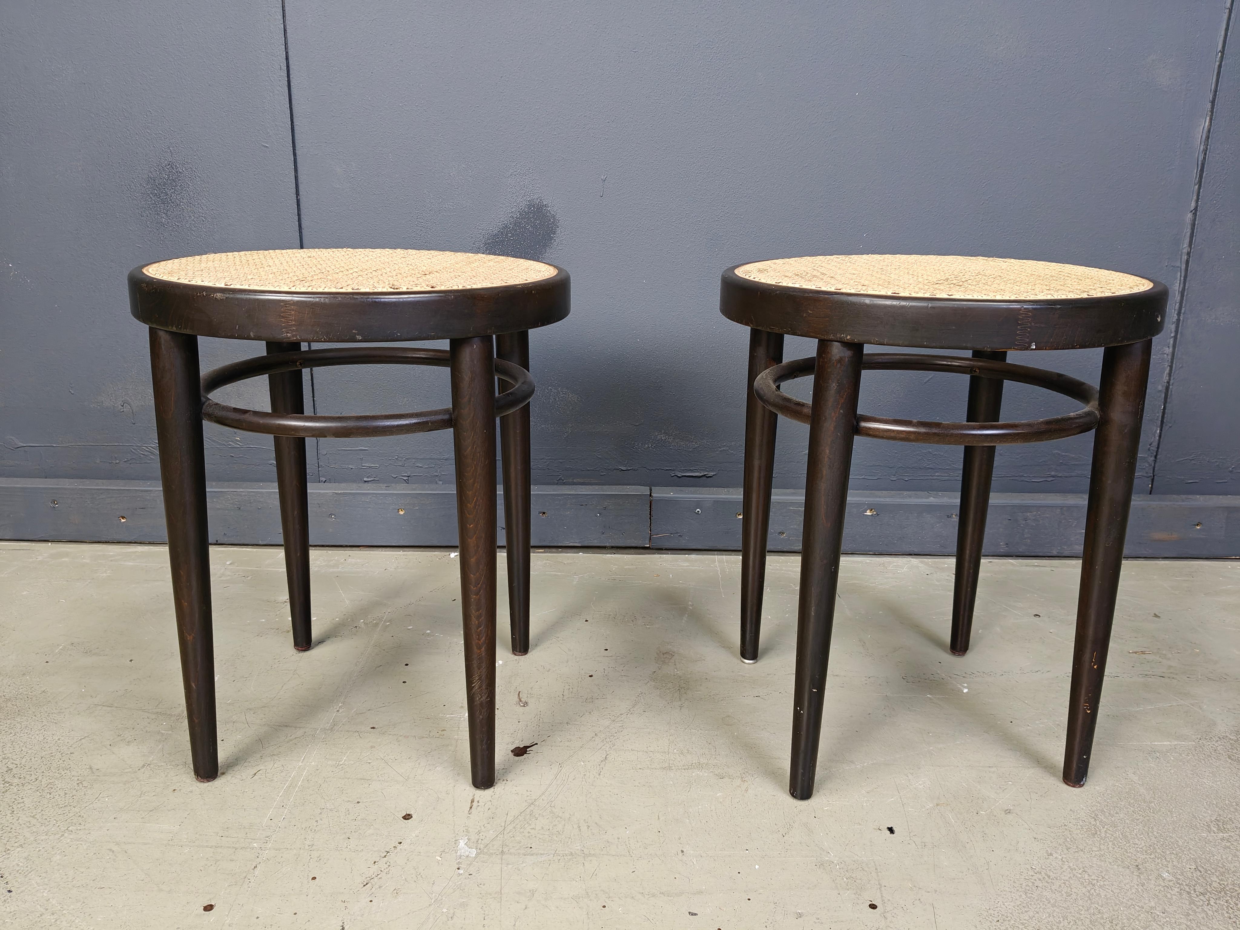 Pareja de taburetes Thonet 214RH, años 80 en venta 6