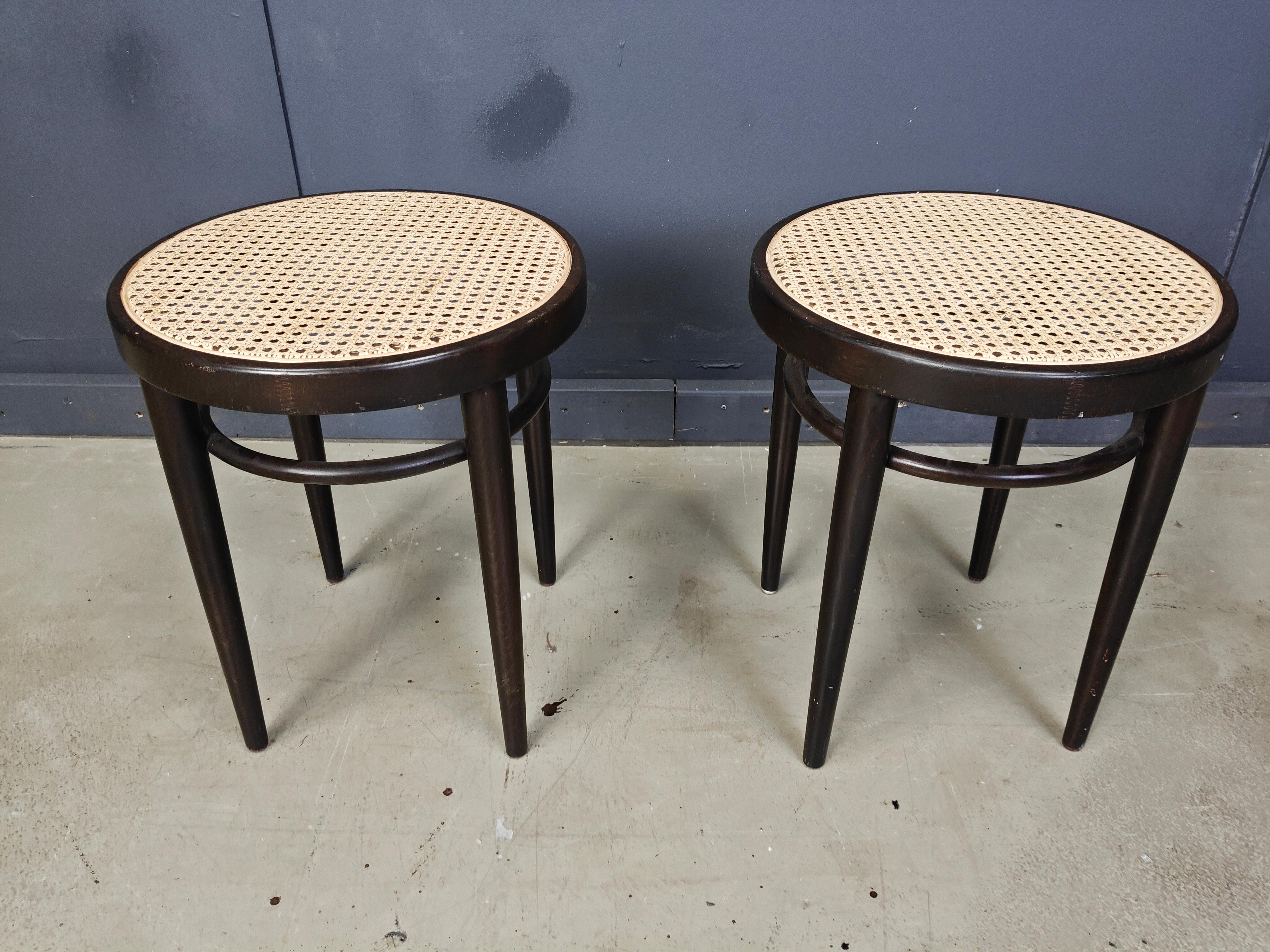 Pareja de taburetes Thonet 214RH, años 80 en venta 7