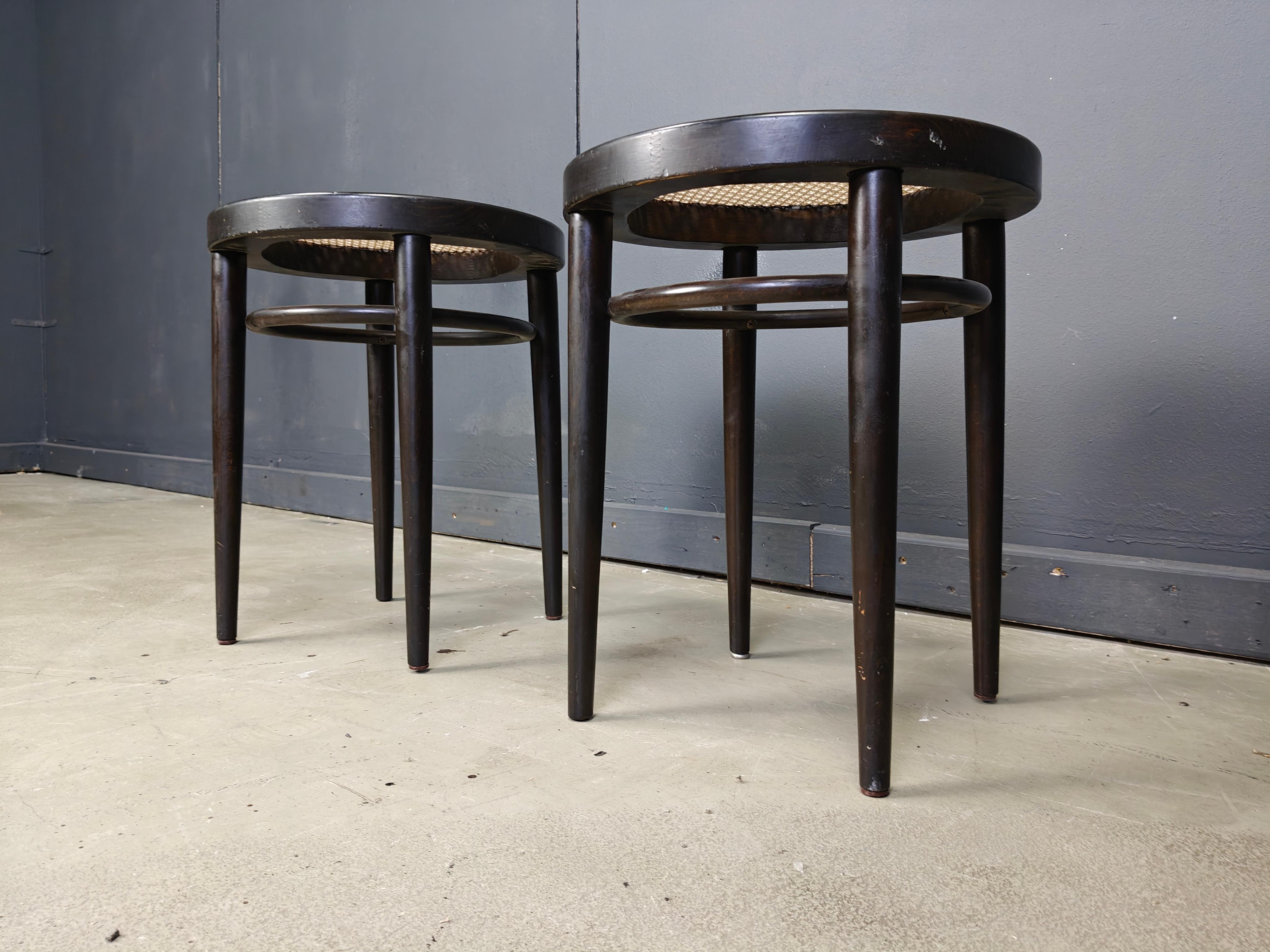 Pareja de taburetes Thonet 214RH, años 80 en Bueno estado para la venta en Leuven, Vlaams Gewest