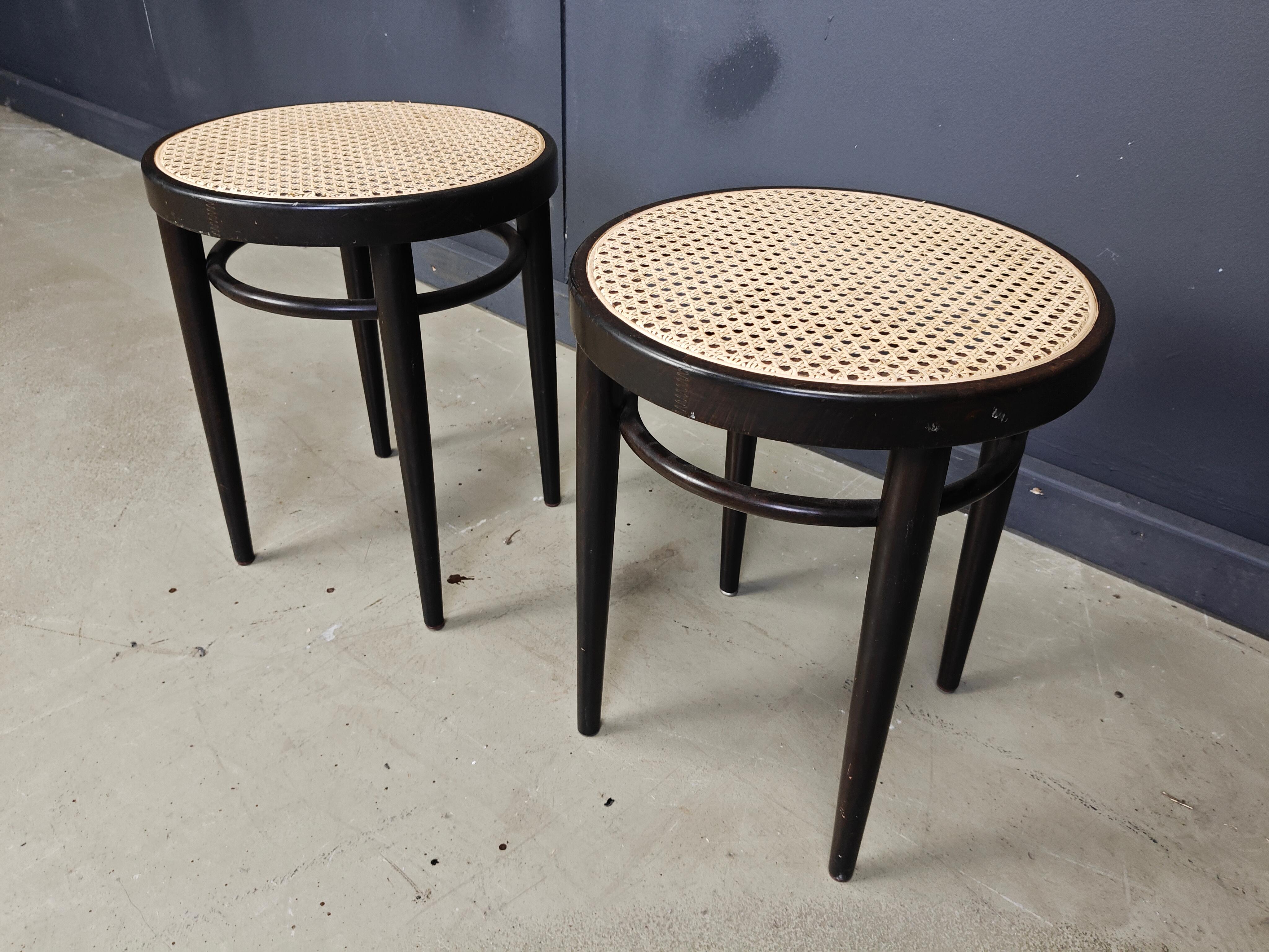 Pareja de taburetes Thonet 214RH, años 80 Caña en venta