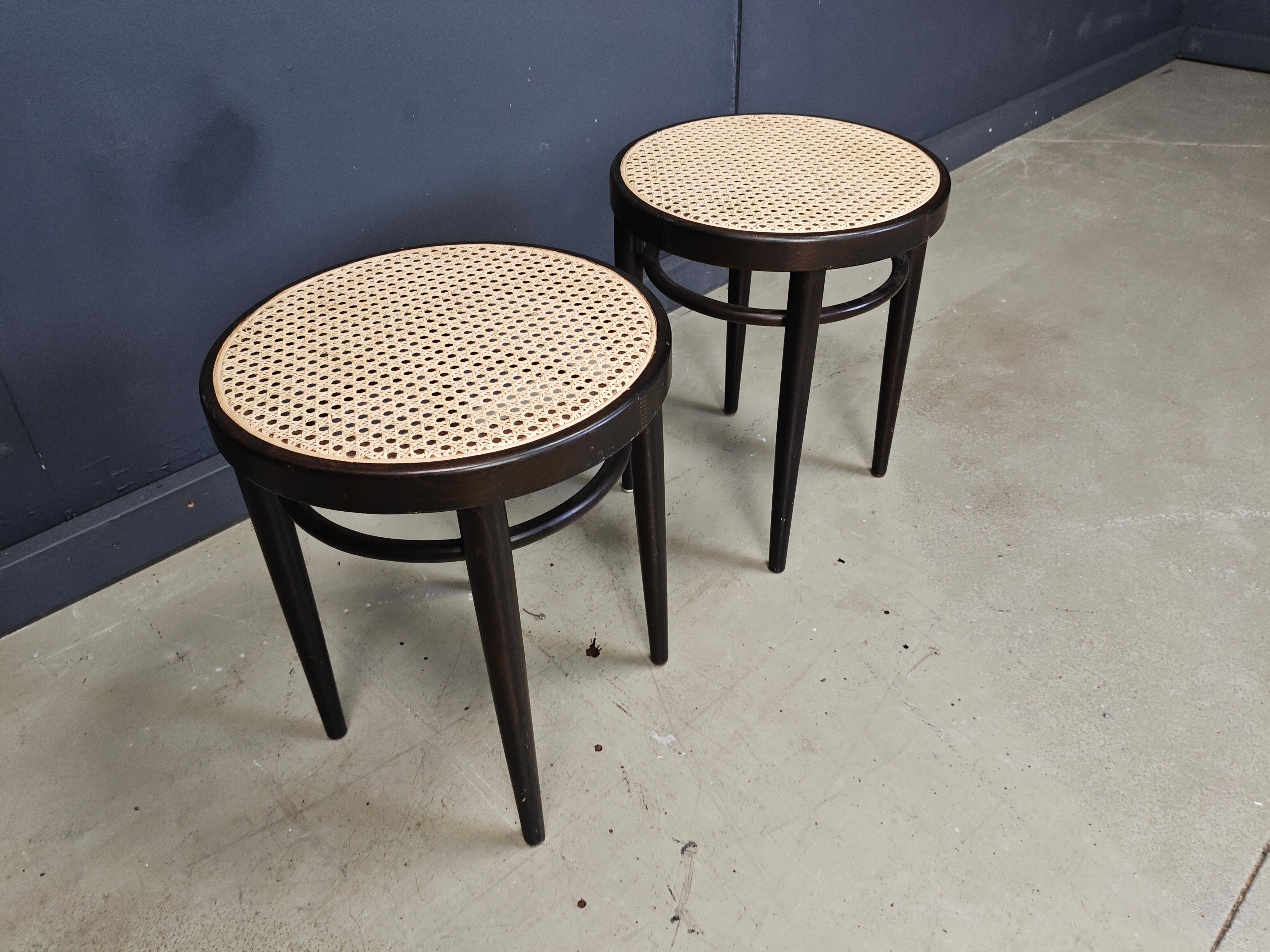 Pareja de taburetes Thonet 214RH, años 80 en venta 2