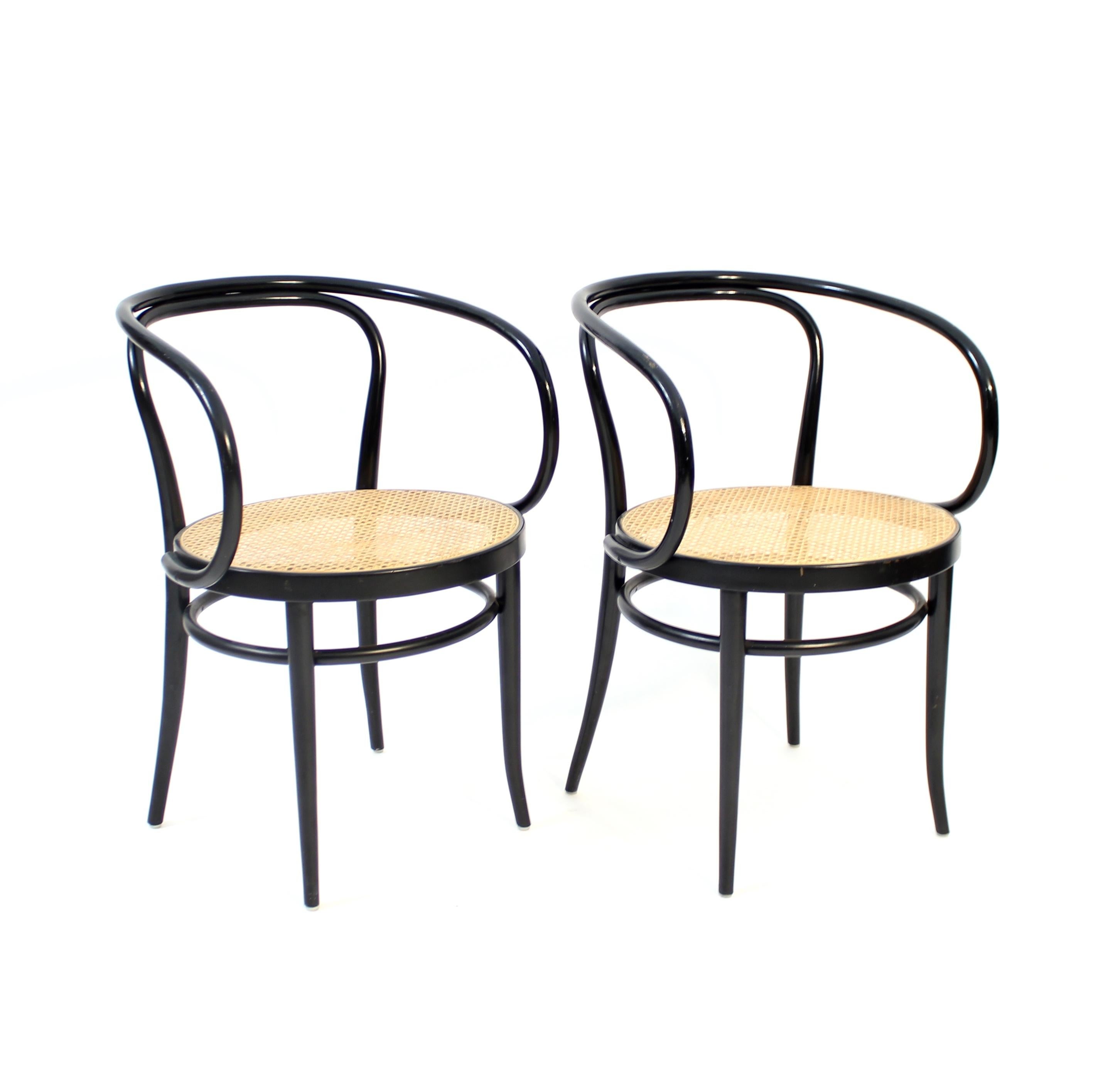 Rotin Paire de fauteuils Thonet, modèle 209, vers 2000 en vente