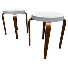 Paar Thonet Stapelhocker aus Bugholz und Bakelit, Mid Century Modern