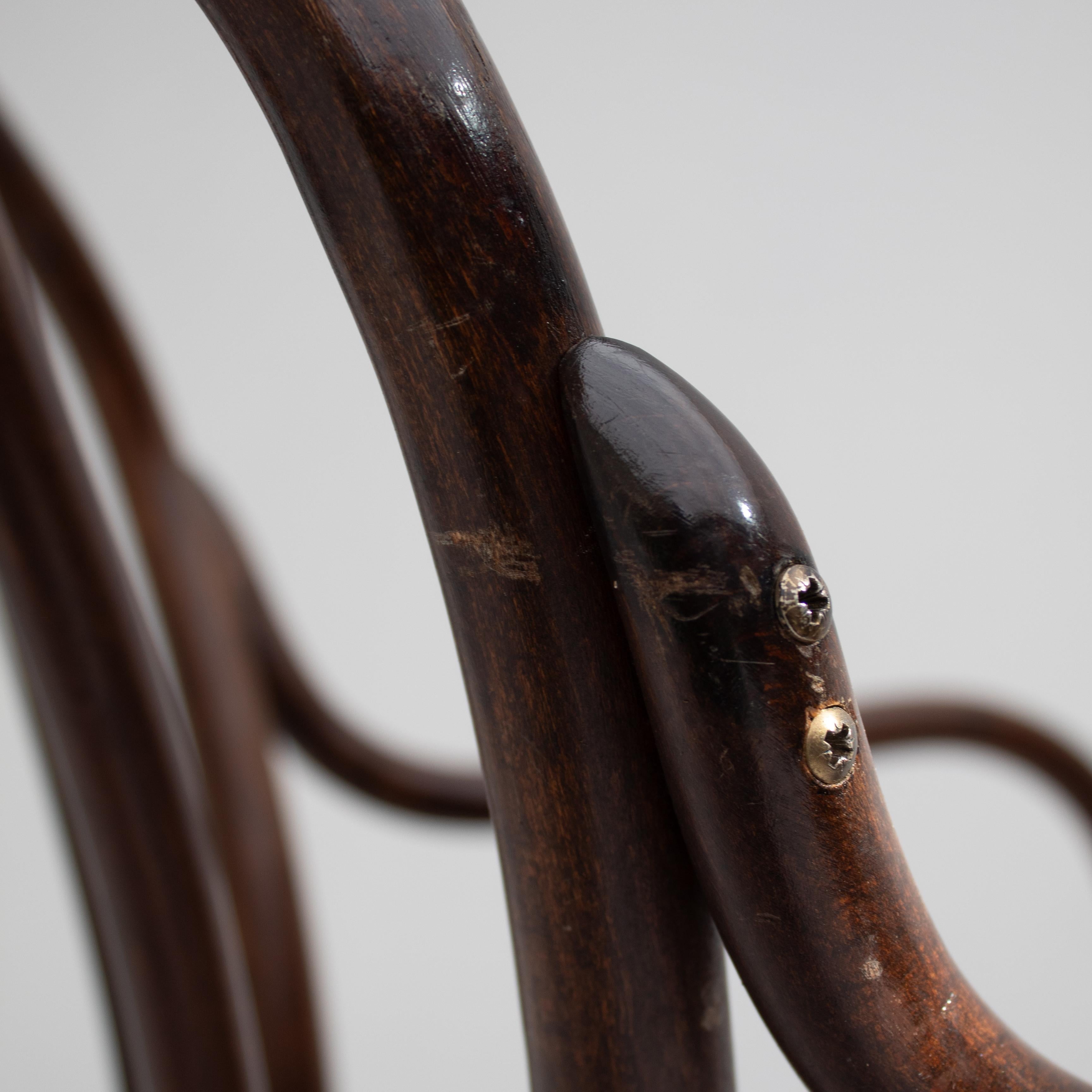 Paire de fauteuils en bois de Thonet en vente 7
