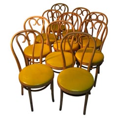 Paire de chaises de salle à manger bistro en bois cintré Thonet