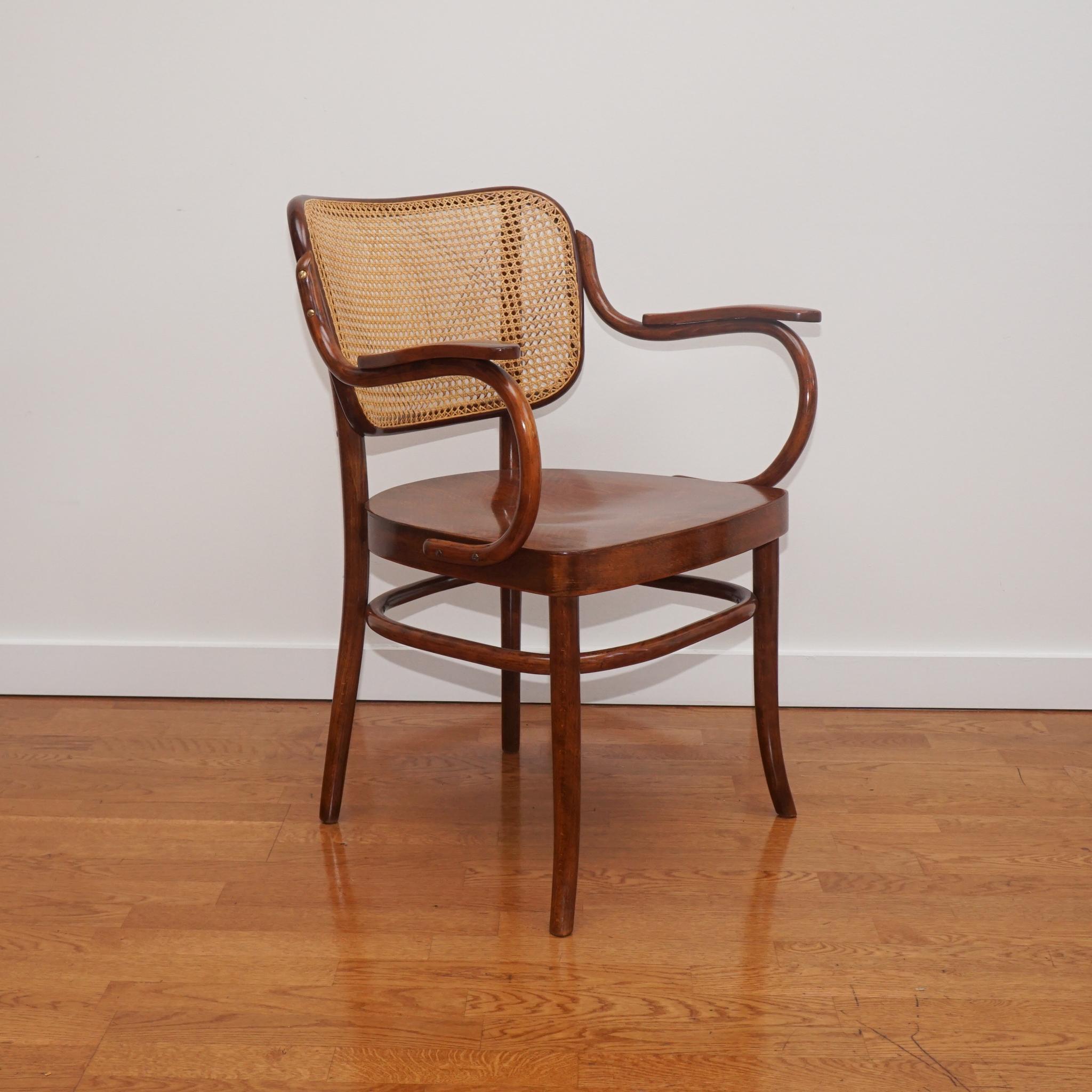 Pair of Thonet Bentwood Chairs 2