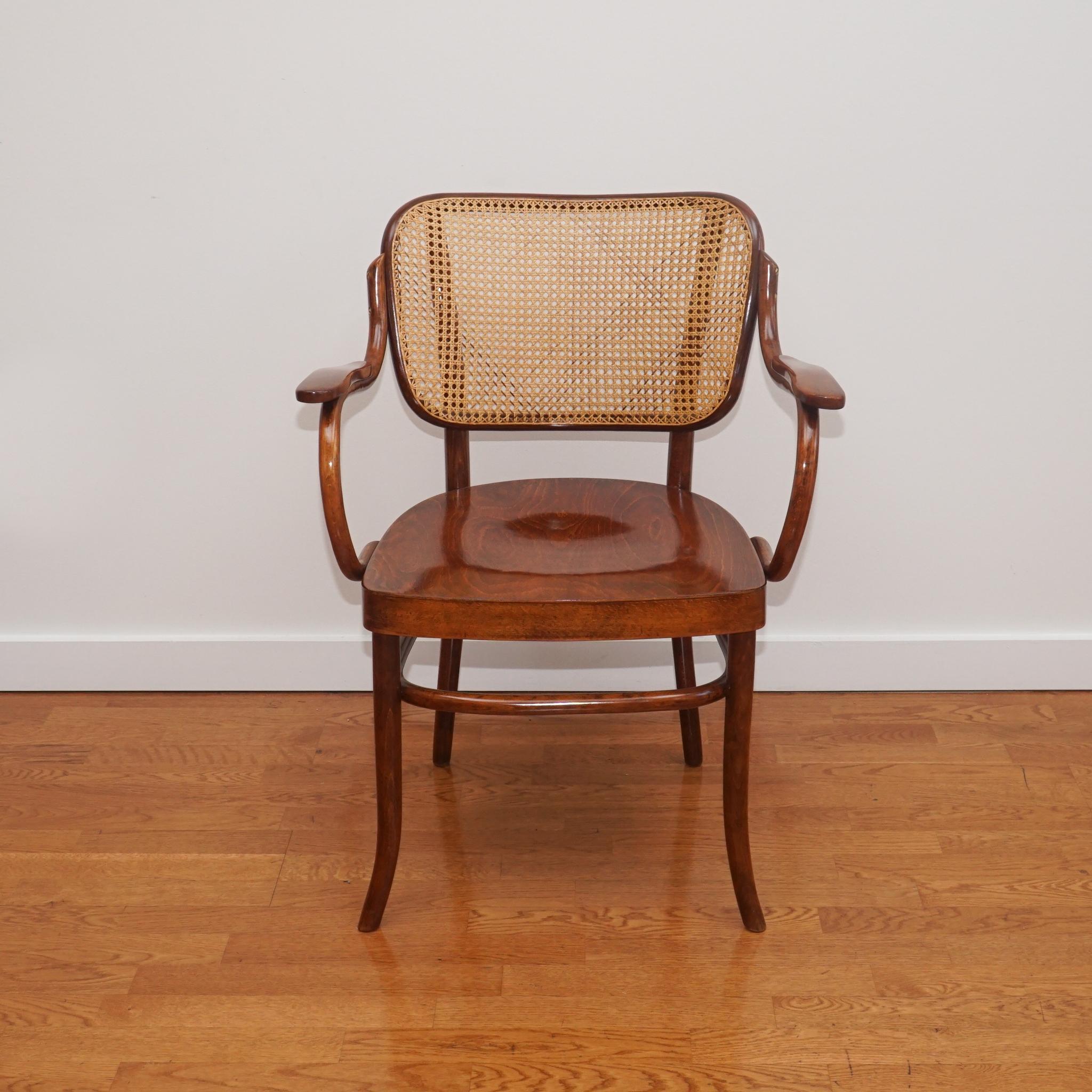 Pair of Thonet Bentwood Chairs 3