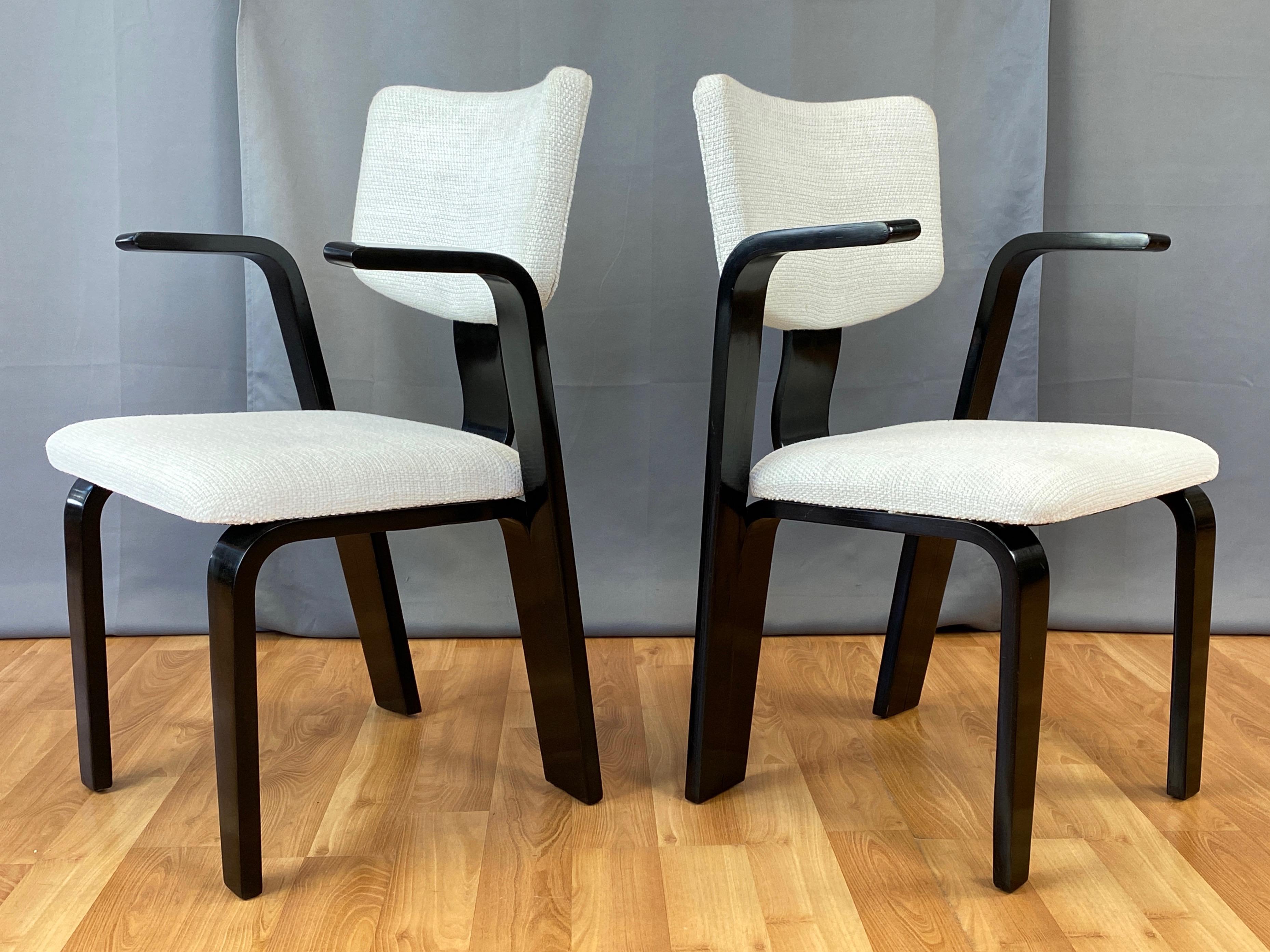Mid-Century Modern Pair of Thonet Black Lacquered Bentwood Armchairs with Upholstered Seats, 1940s For Sale