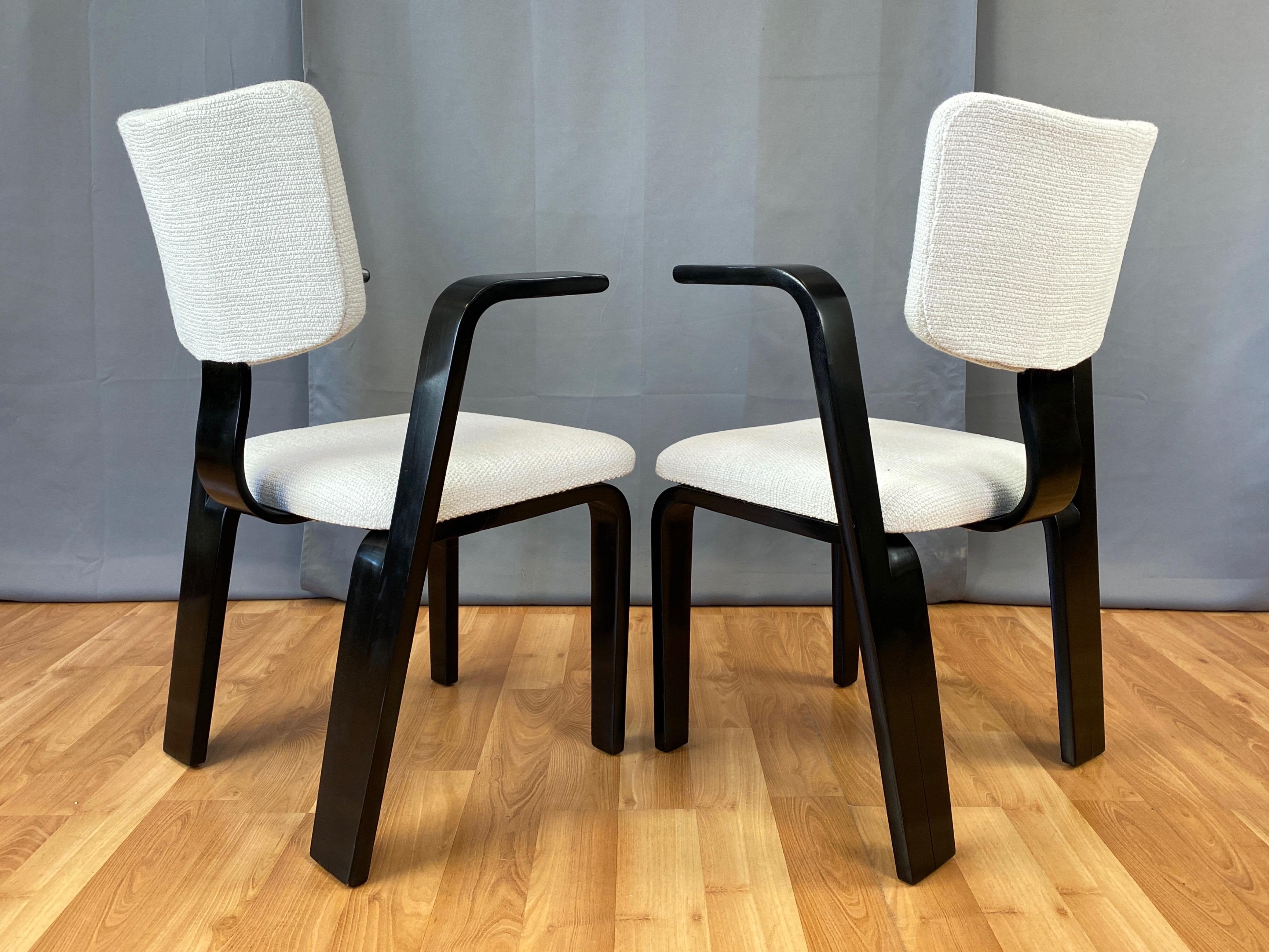 Mid-20th Century Pair of Thonet Black Lacquered Bentwood Armchairs with Upholstered Seats, 1940s For Sale