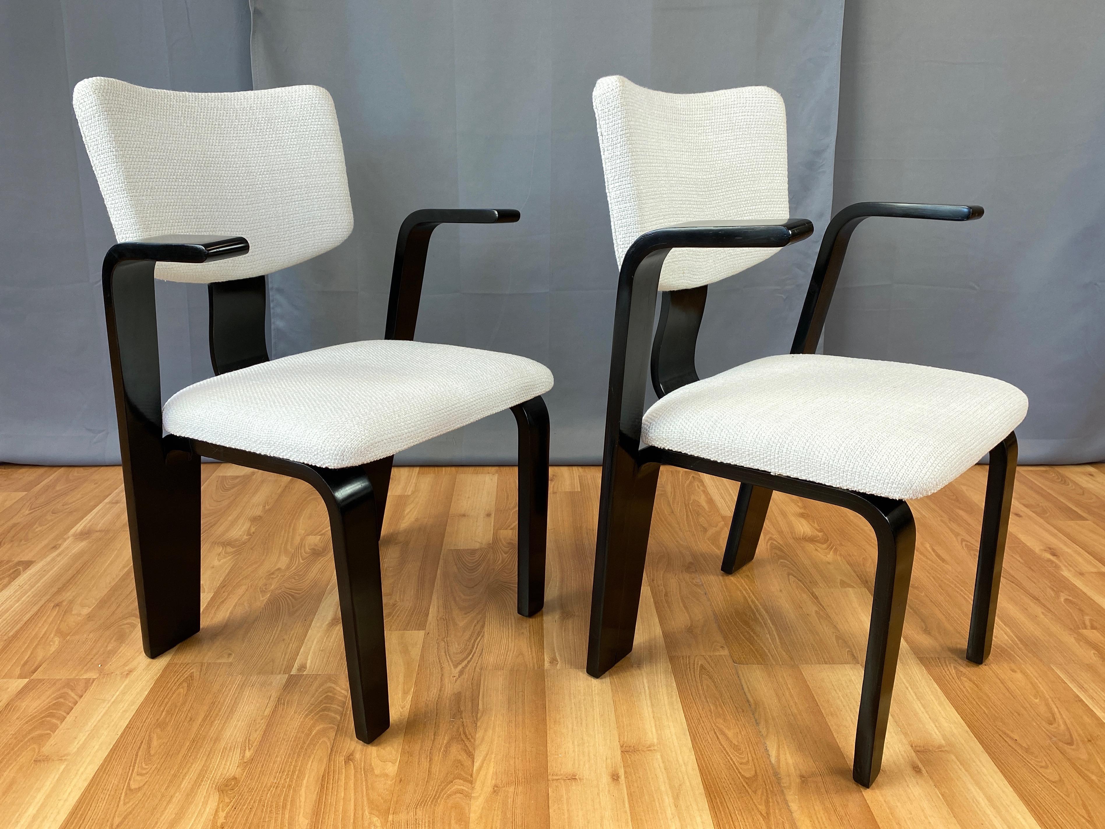 Pair of Thonet Black Lacquered Bentwood Armchairs with Upholstered Seats, 1940s For Sale 1