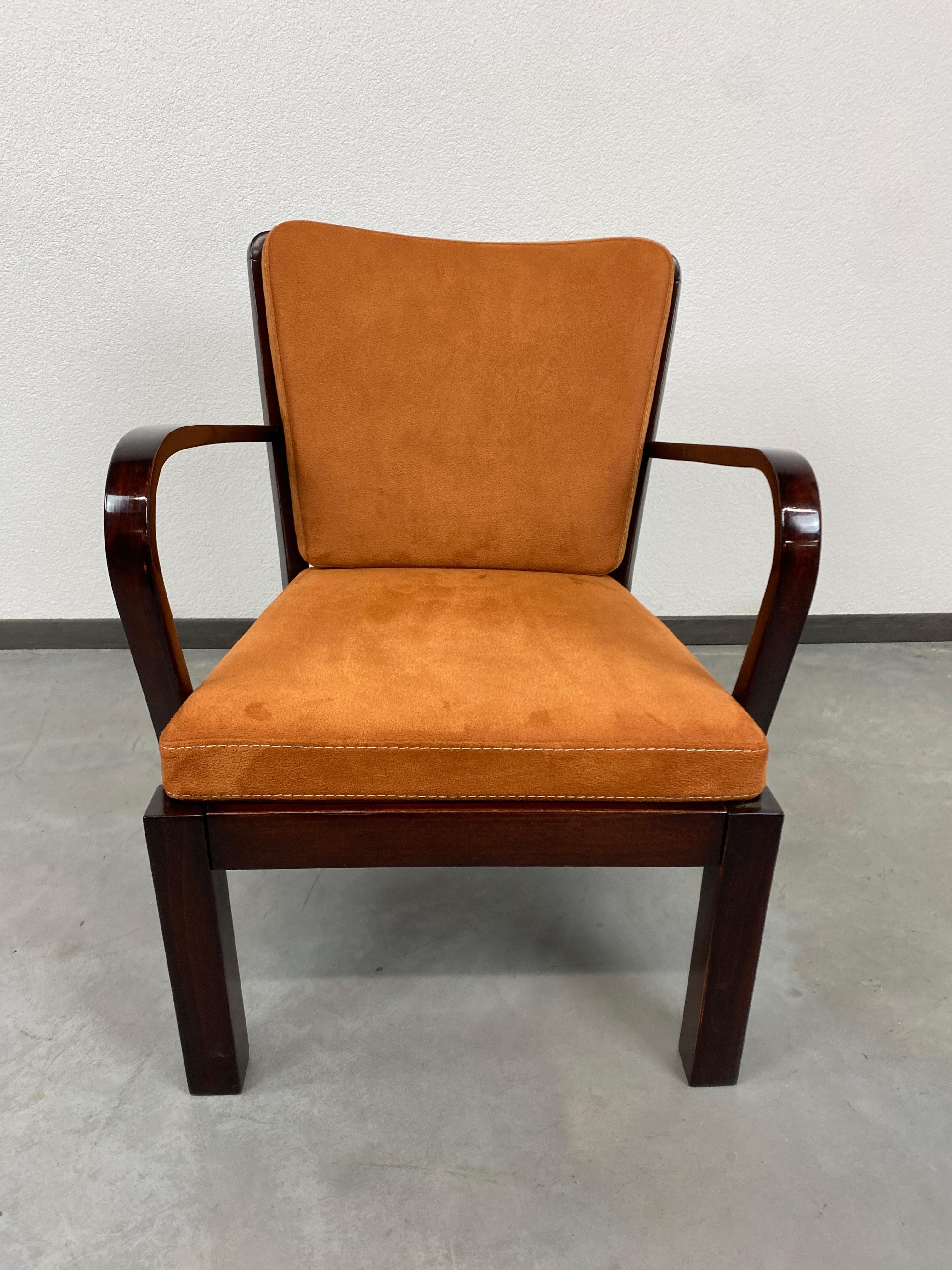 Pair of Thonet Mundus Armchairs For Sale 1