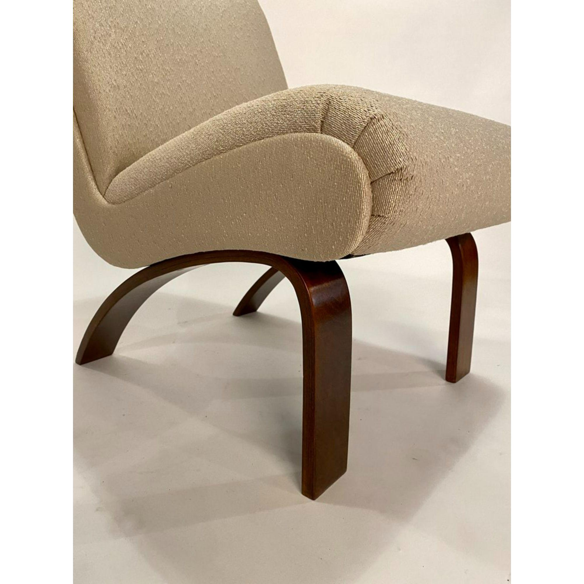 Bauhaus Pair of Thonet Slipper Chairs in Chenille Fabric and Bentwood Walnut Legs