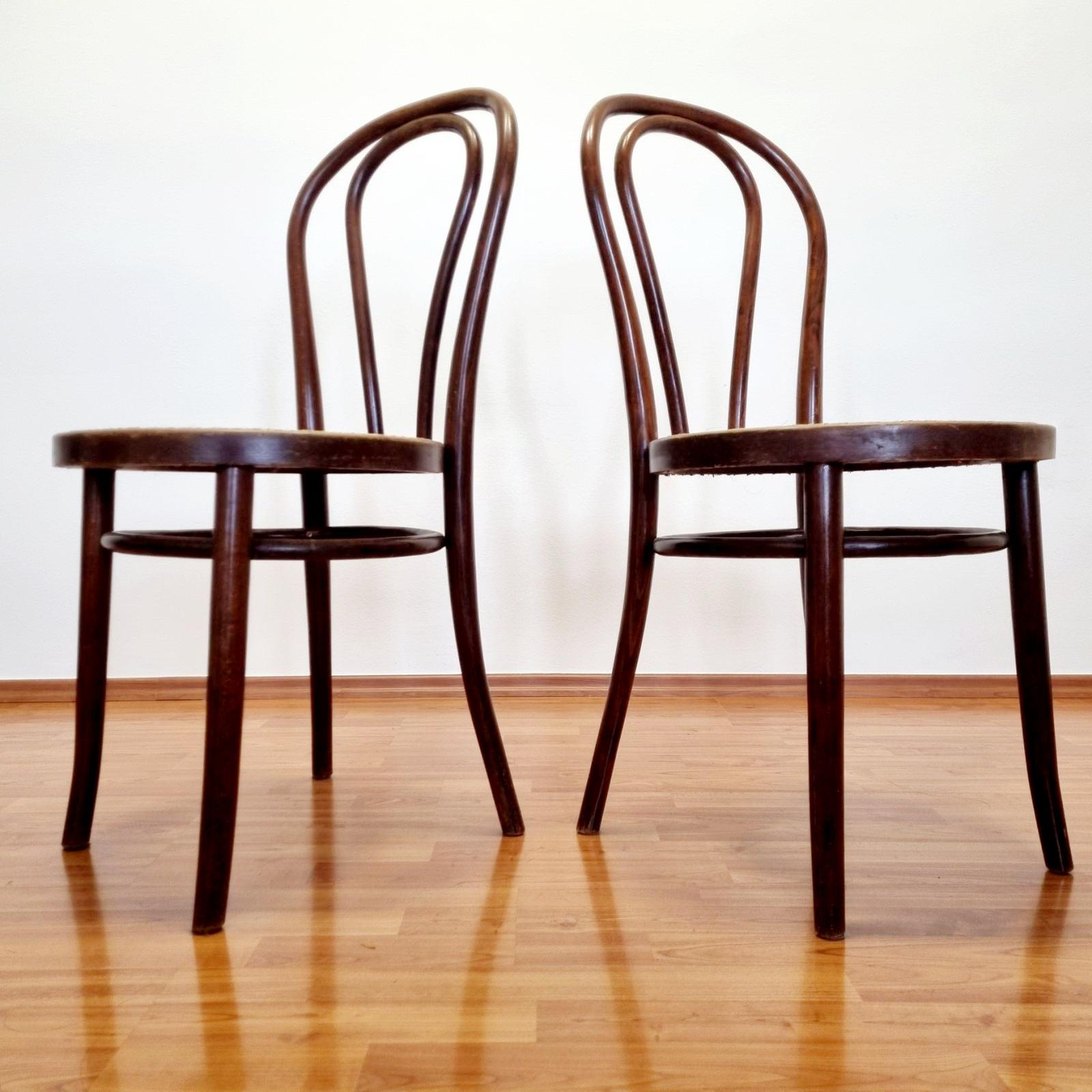 Italian Pair of Thonet Style Bentwood Dining Chairs, Italy 60s For Sale