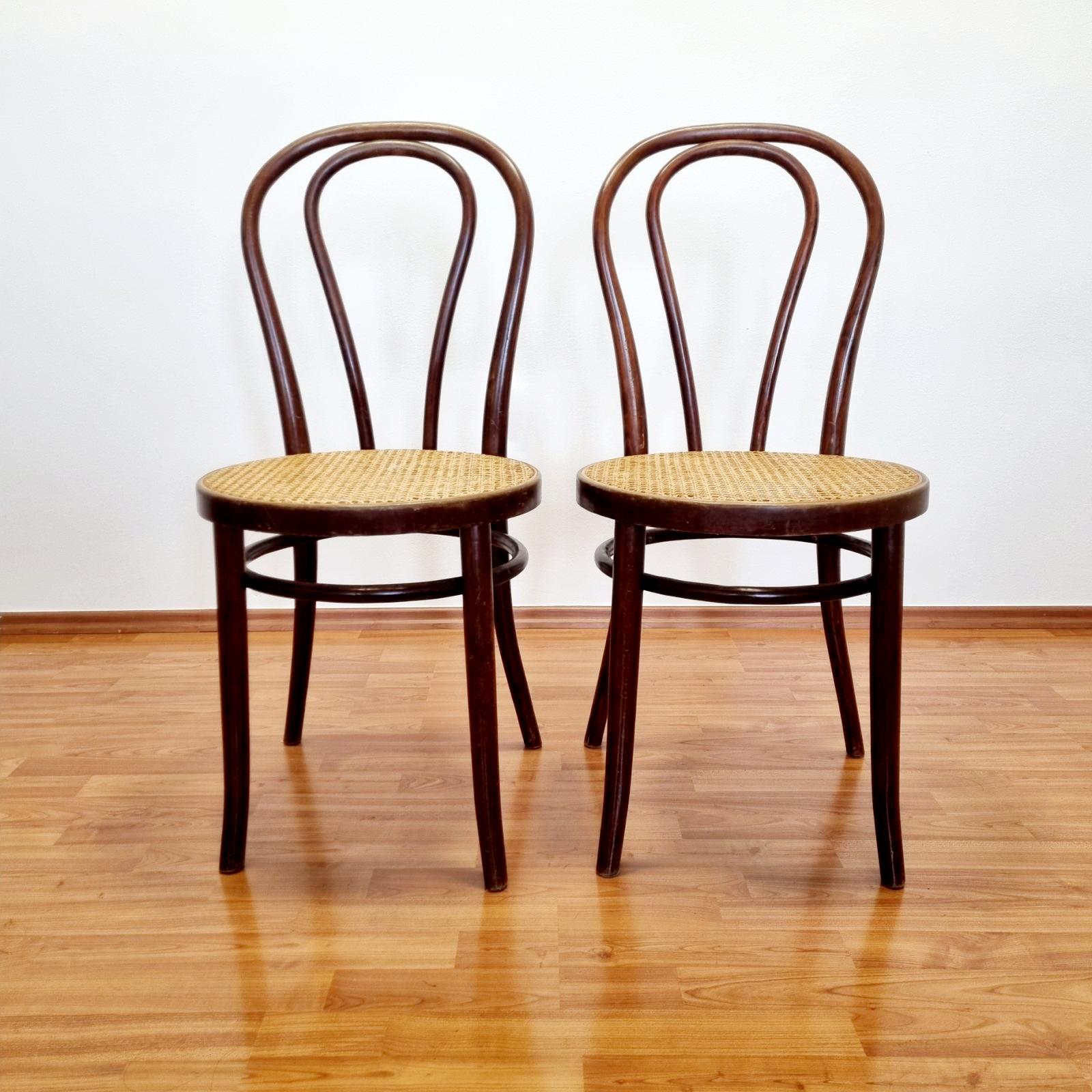 Mid-20th Century Pair of Thonet Style Bentwood Dining Chairs, Italy 60s For Sale