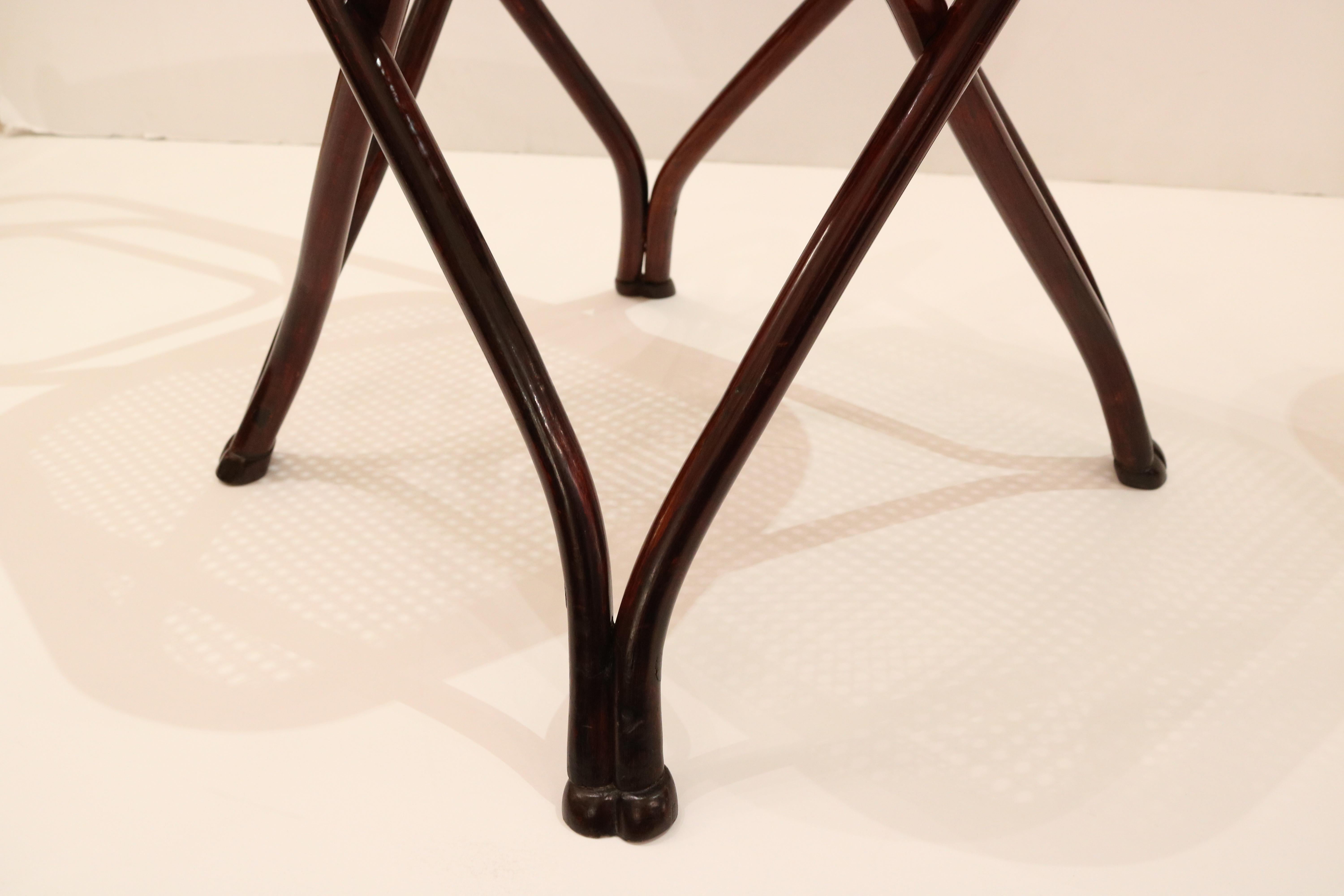Début du 20ème siècle Paire de chaises d'appoint de la Sécession viennoise Thonet, Autriche 1915 en vente