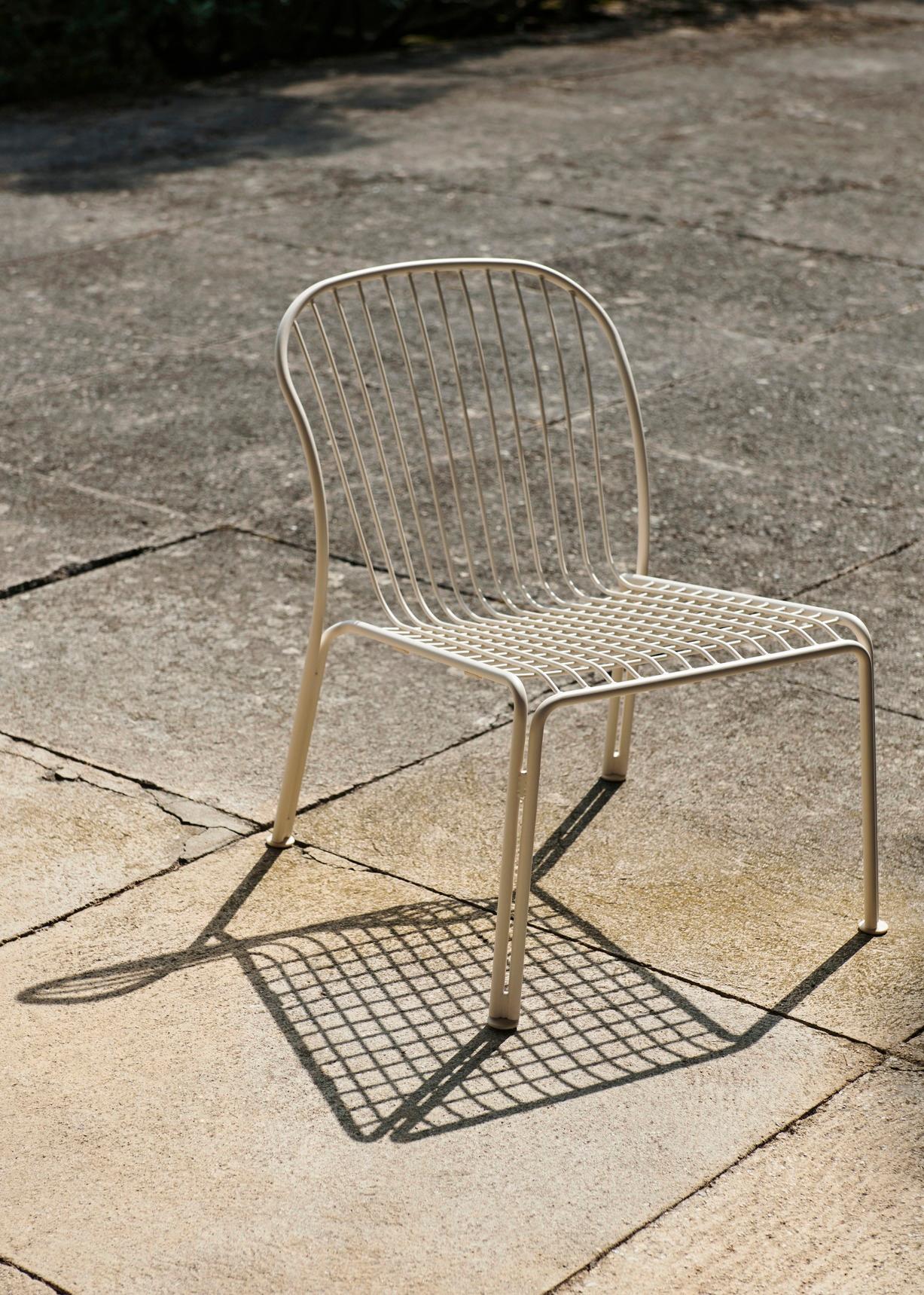 XXIe siècle et contemporain Paire de chaises longues d'extérieur Thorvald SC100 - Ivory - par Space Copenhagen pour &T en vente