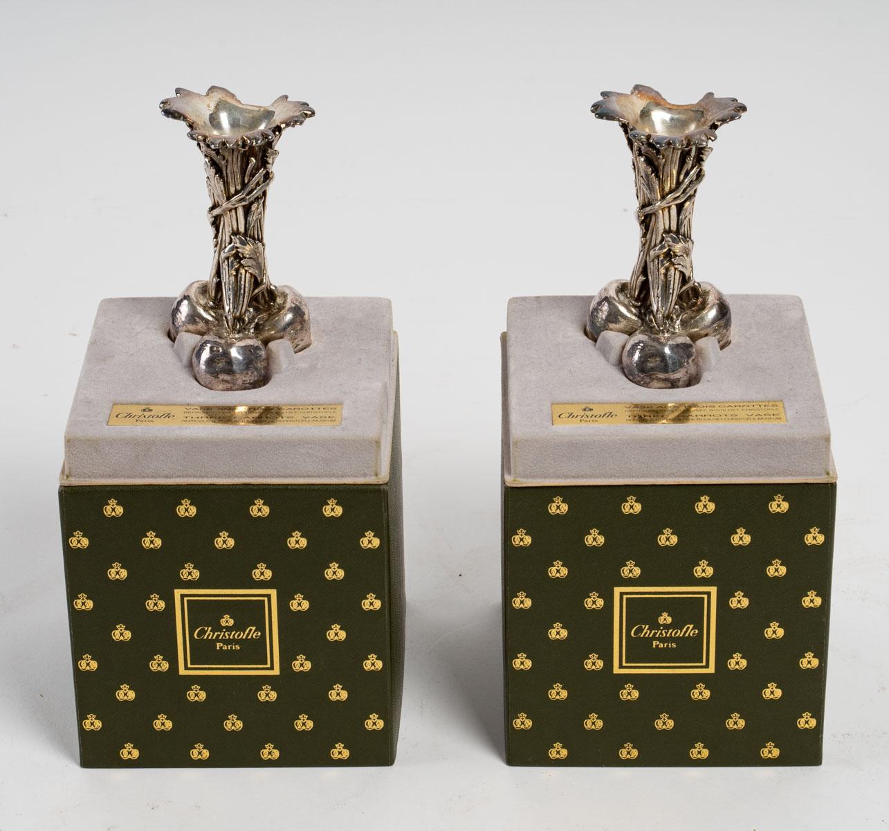 Pair of three carrot vases from Christofle, silver bronze, 20th century.
Measures: H 11 cm, D 5.5 cm.