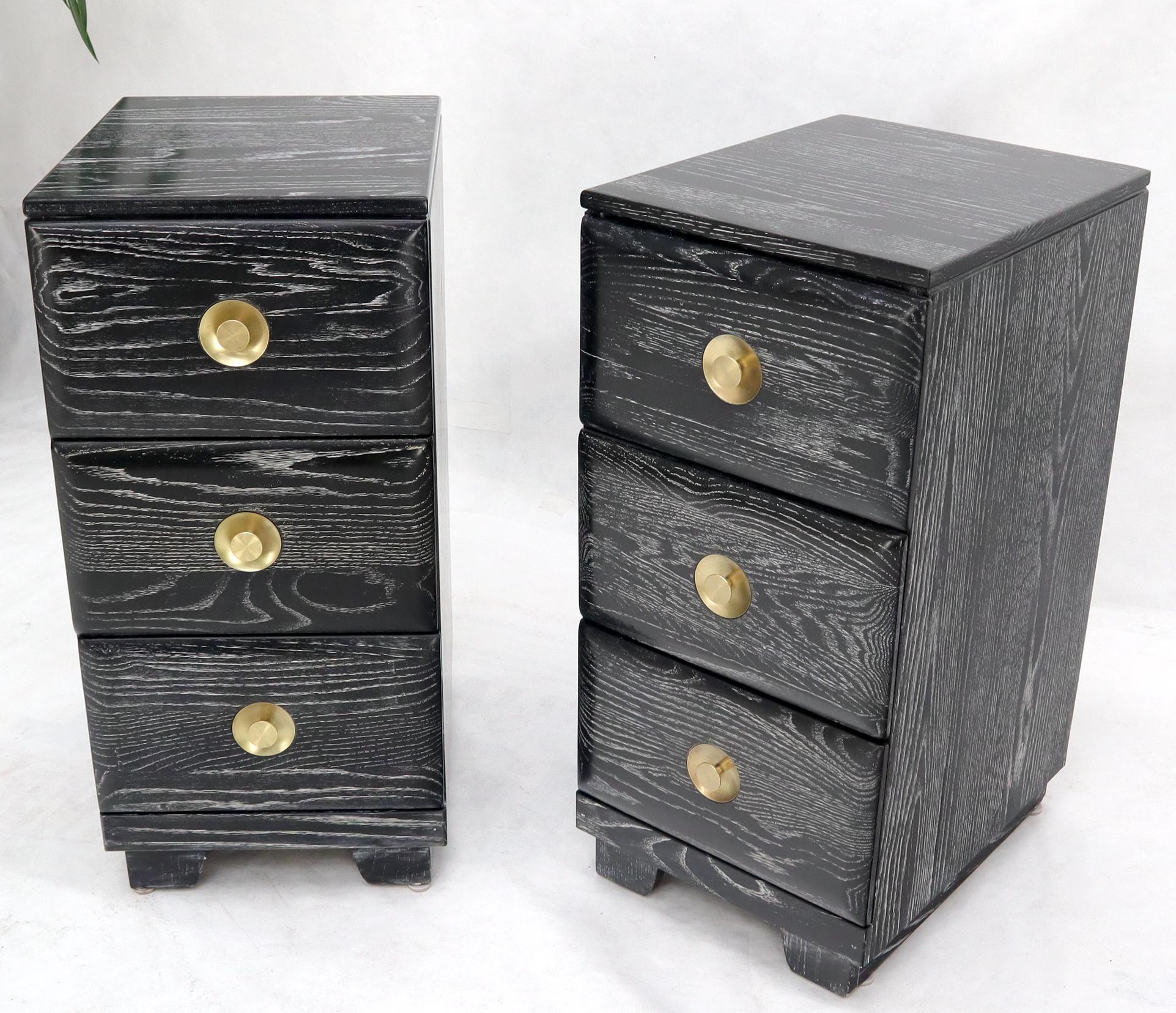 Pair of Three-Drawer Ceruised Oak Nightstands End Tables In Excellent Condition For Sale In Rockaway, NJ