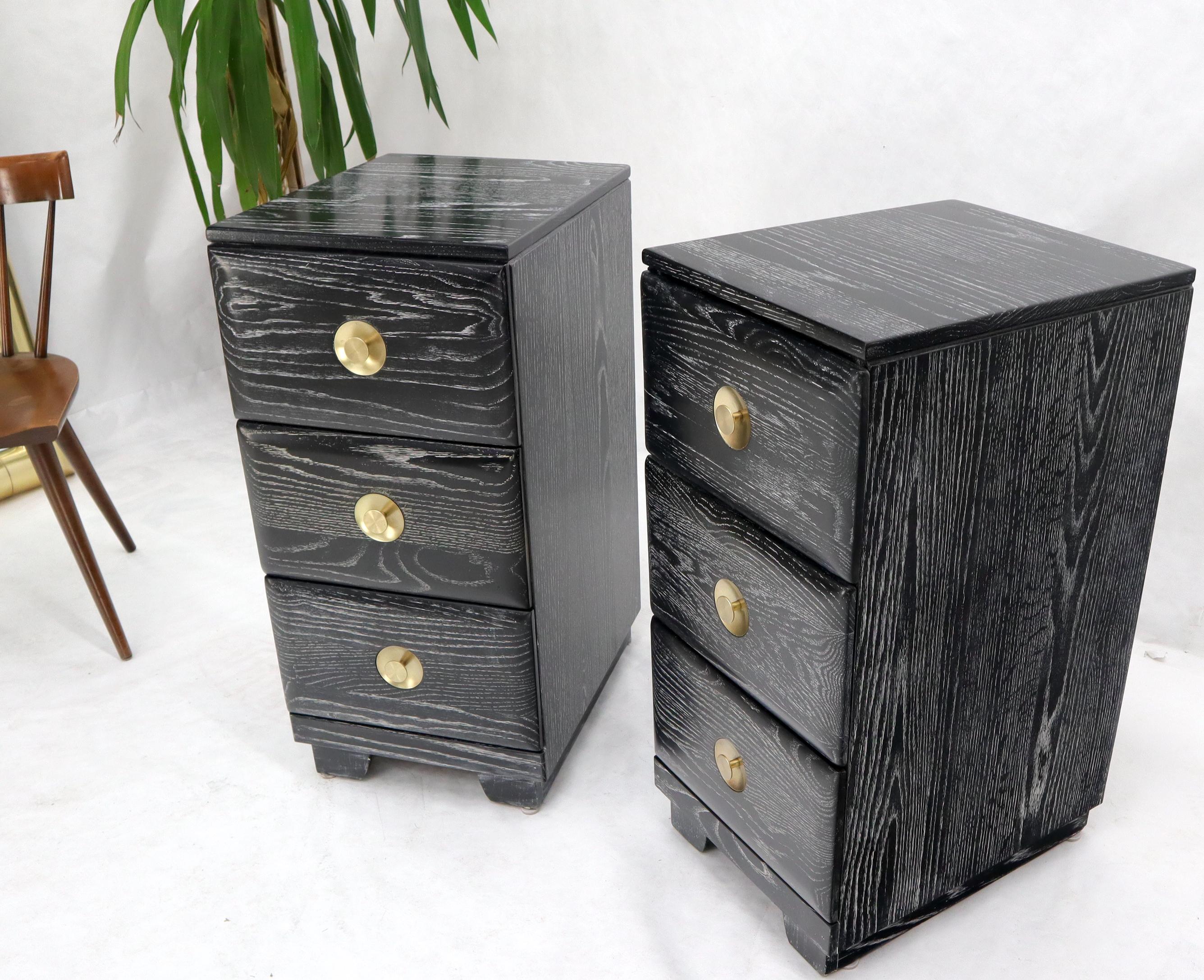 20th Century Pair of Three-Drawer Ceruised Oak Nightstands End Tables For Sale