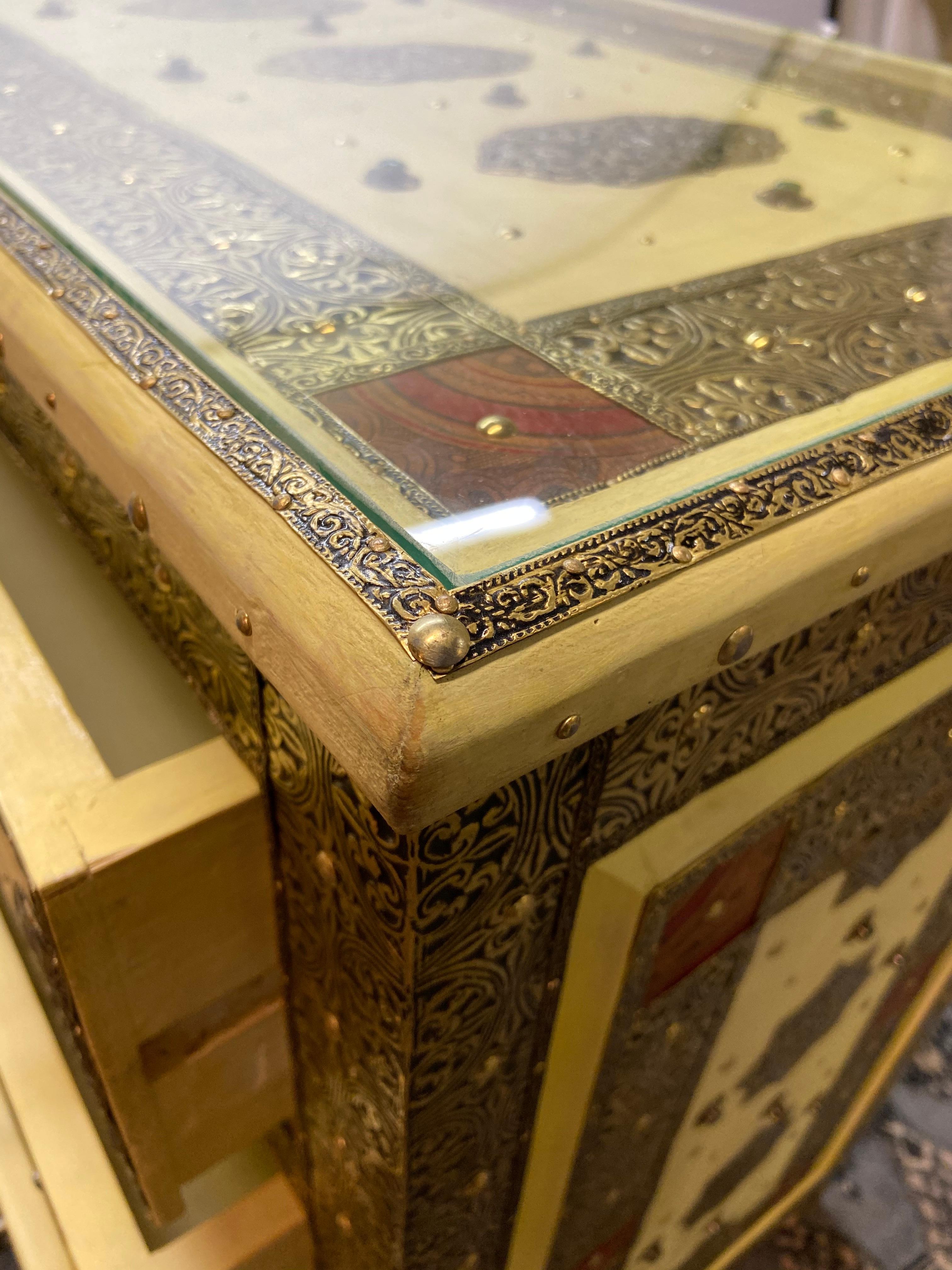 Three-Drawer Commodes, Chests or Nightstands in Hollywood Regency Style, a Pair 11