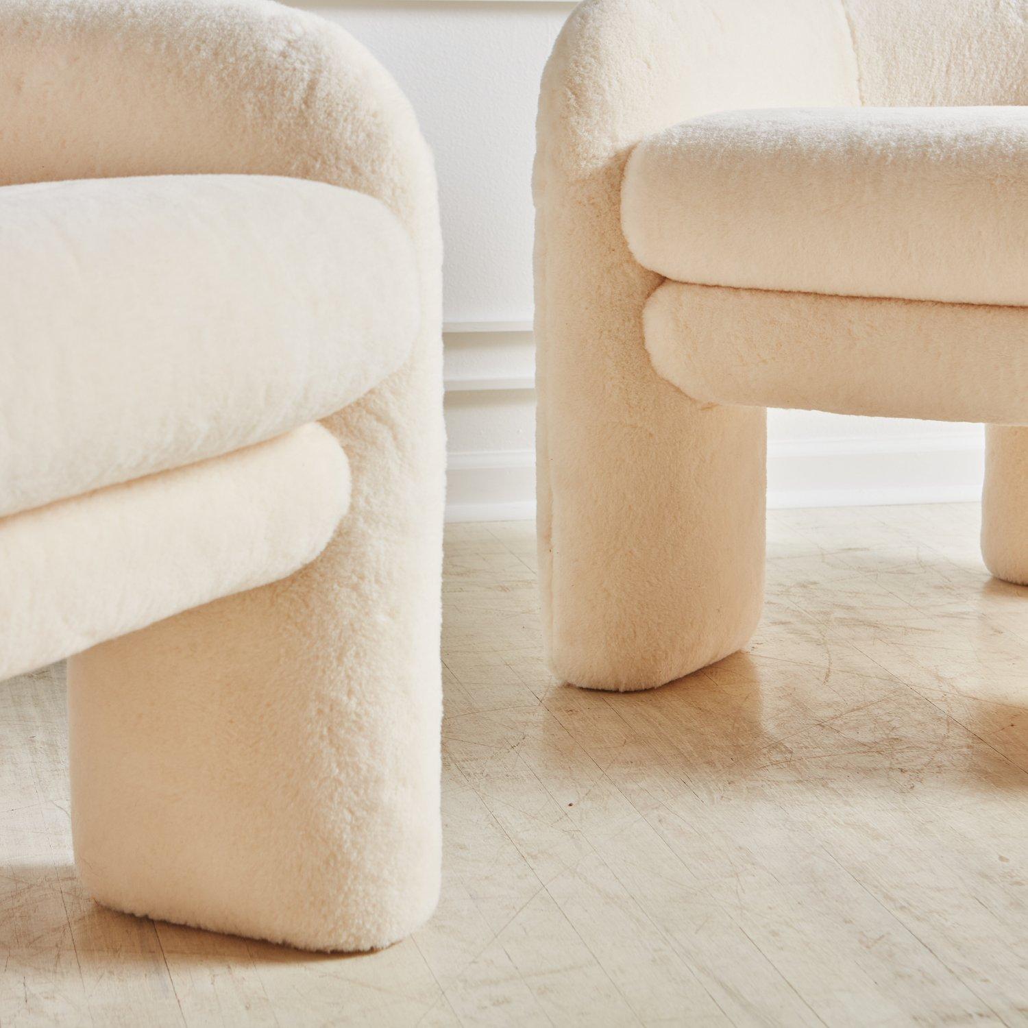 Pair of Three-Legged Sculptural Lounge Chairs Attributed to Vladimir Kagan 3
