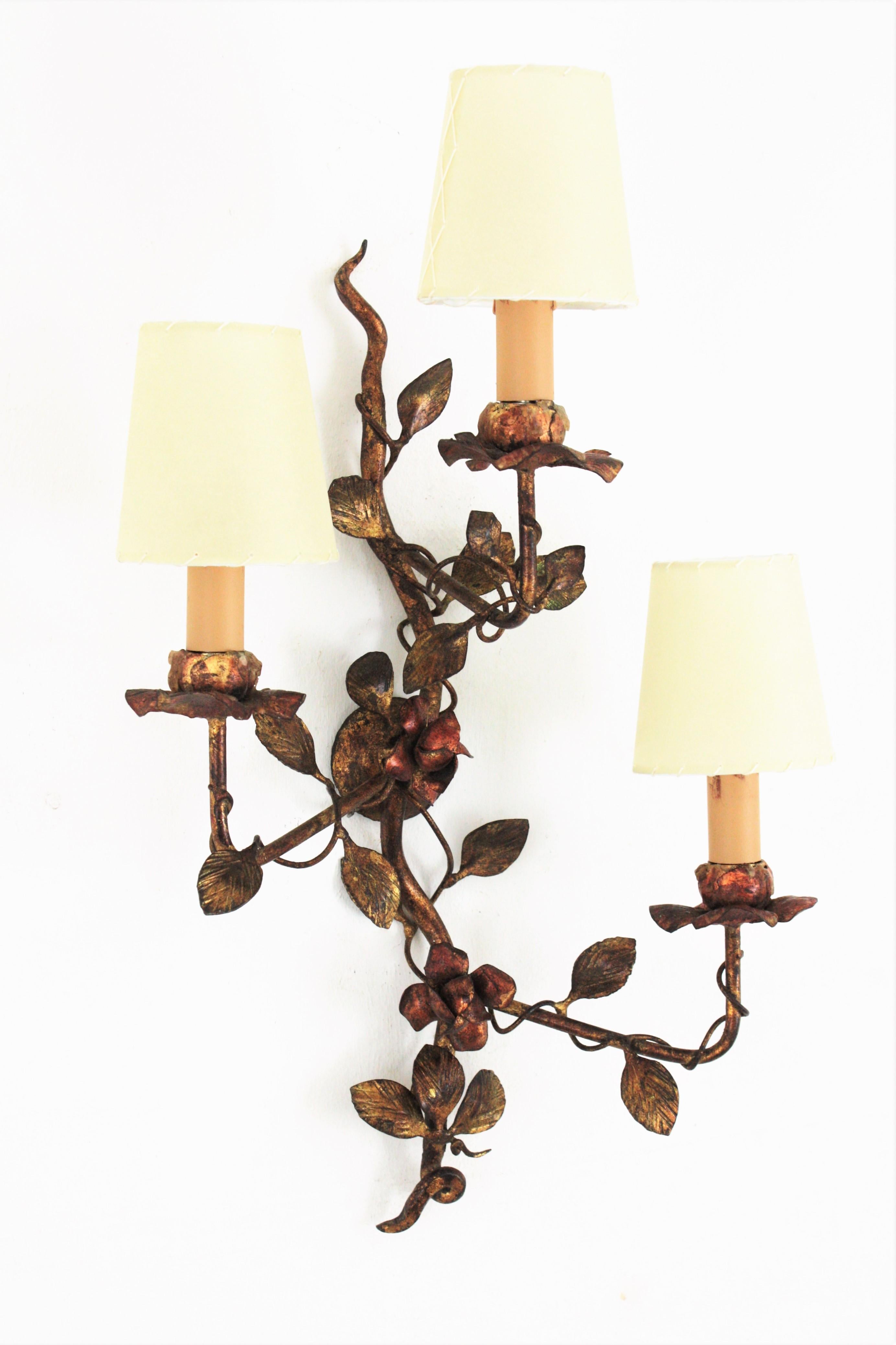 Pair of Foliage Floral Tole Wall Sconces in Polychromed Gilt Iron For Sale 3
