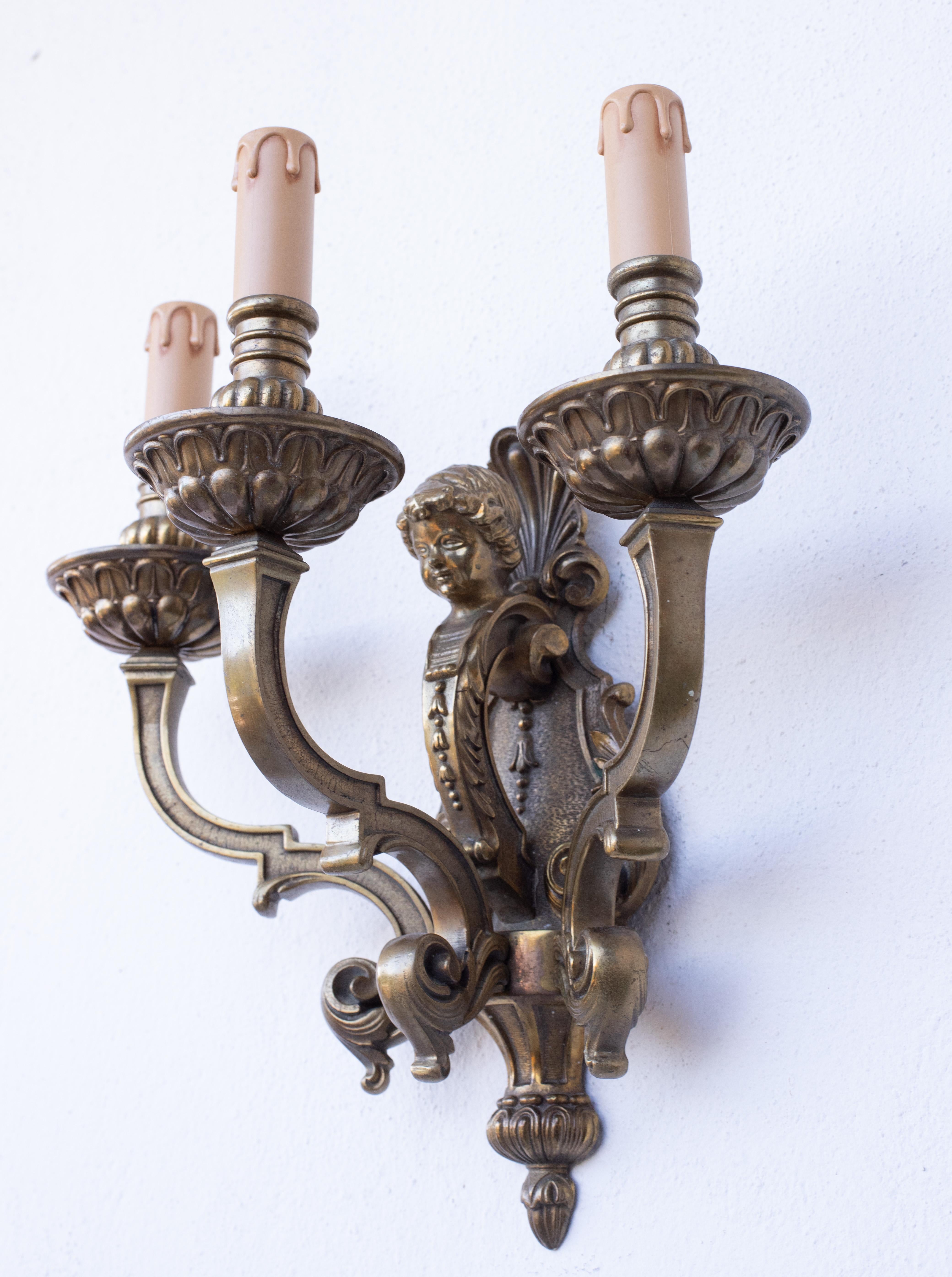 Pair of three-light sconces in the Louis XVI style In Good Condition For Sale In Roma, IT