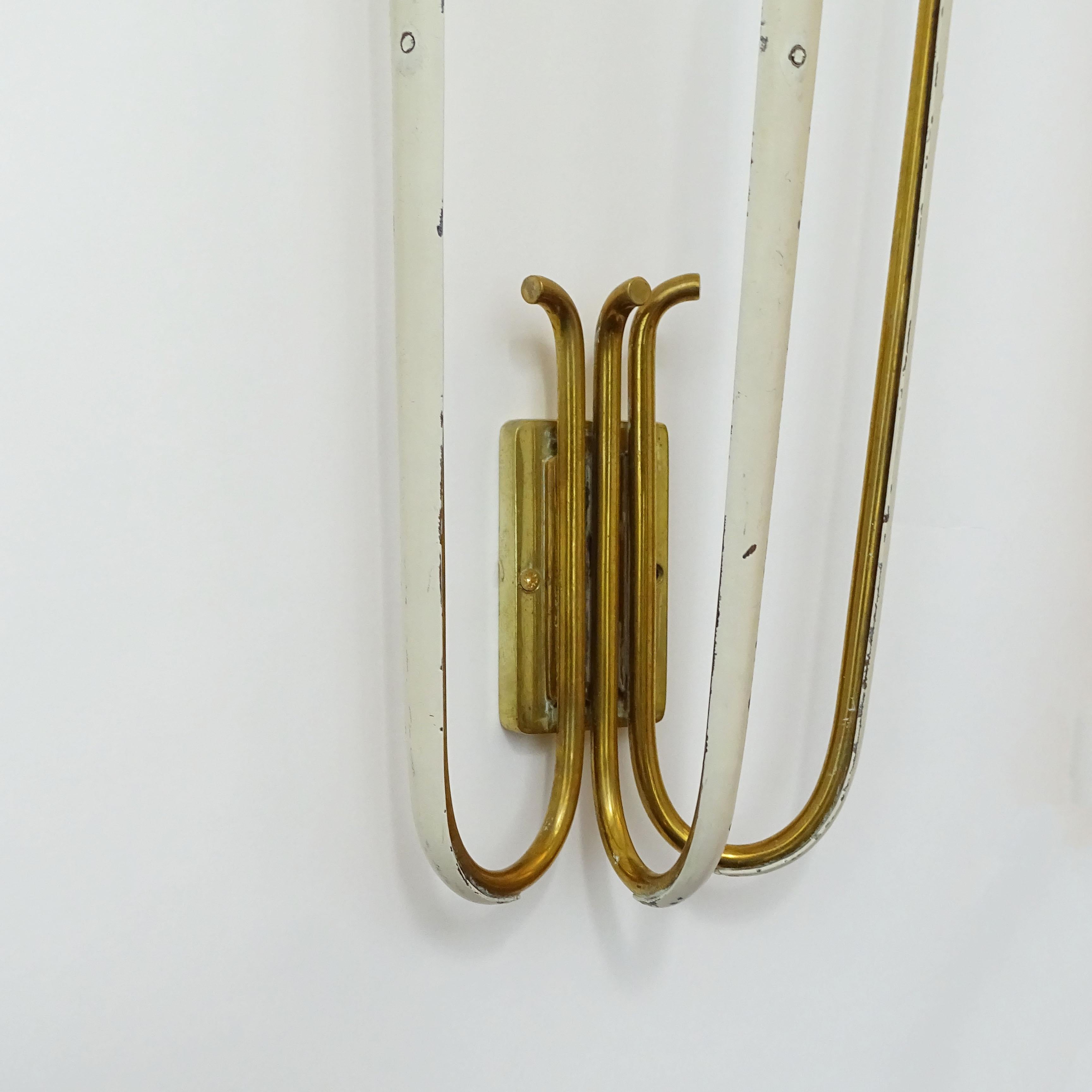 Italian Pair of Three Lights Floreal Wall Lamps in Brass and Lacquer, Italy 1940s For Sale