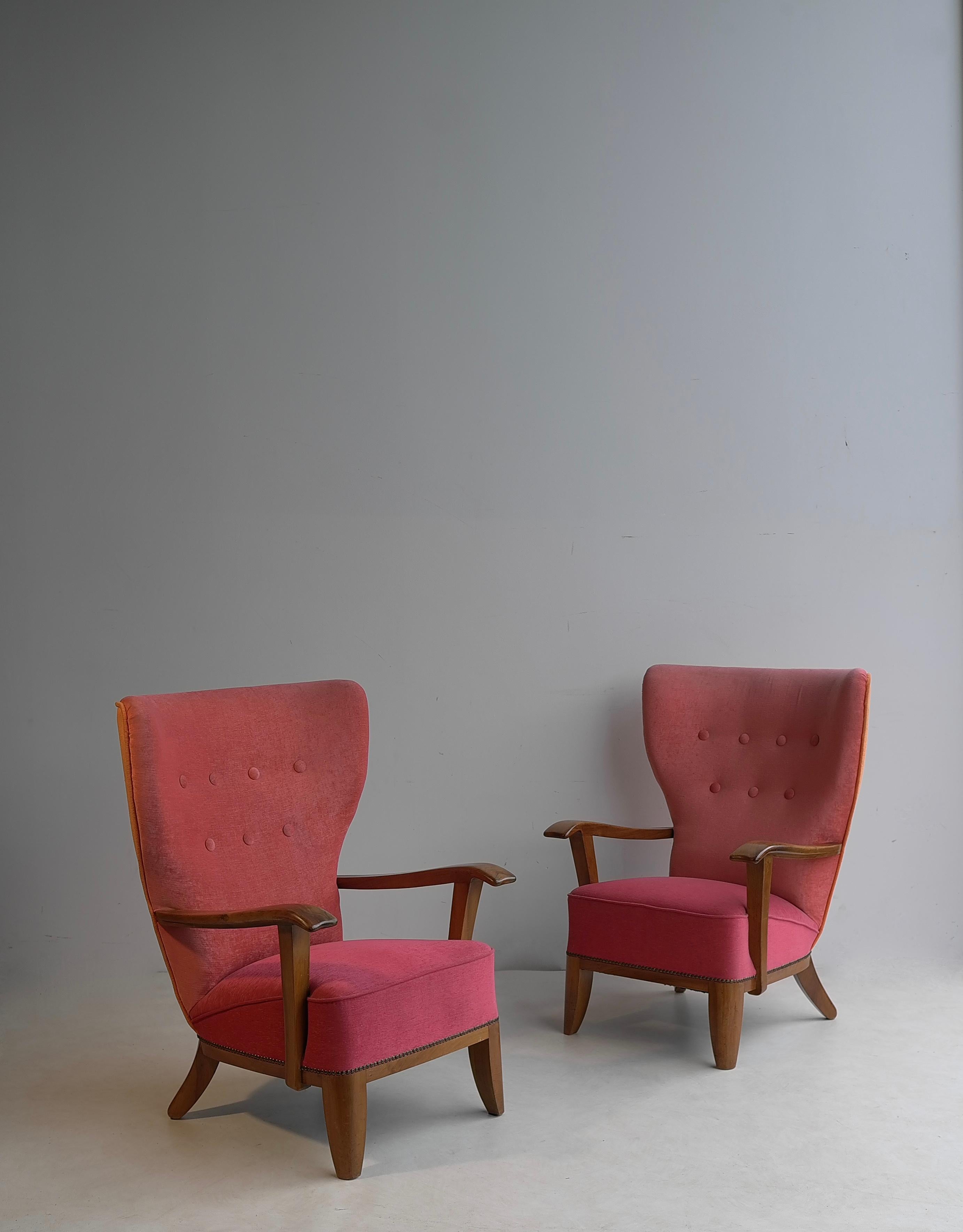 Pair of Three-Tone Mid-Century Modern Wingback Armchairs, France, 1948 In Good Condition For Sale In Den Haag, NL