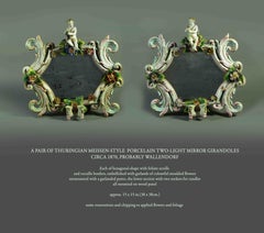 Coppia di Grinadoles a due luci con specchio in stile Meissen Porcelain del Turingia Ca. 1870