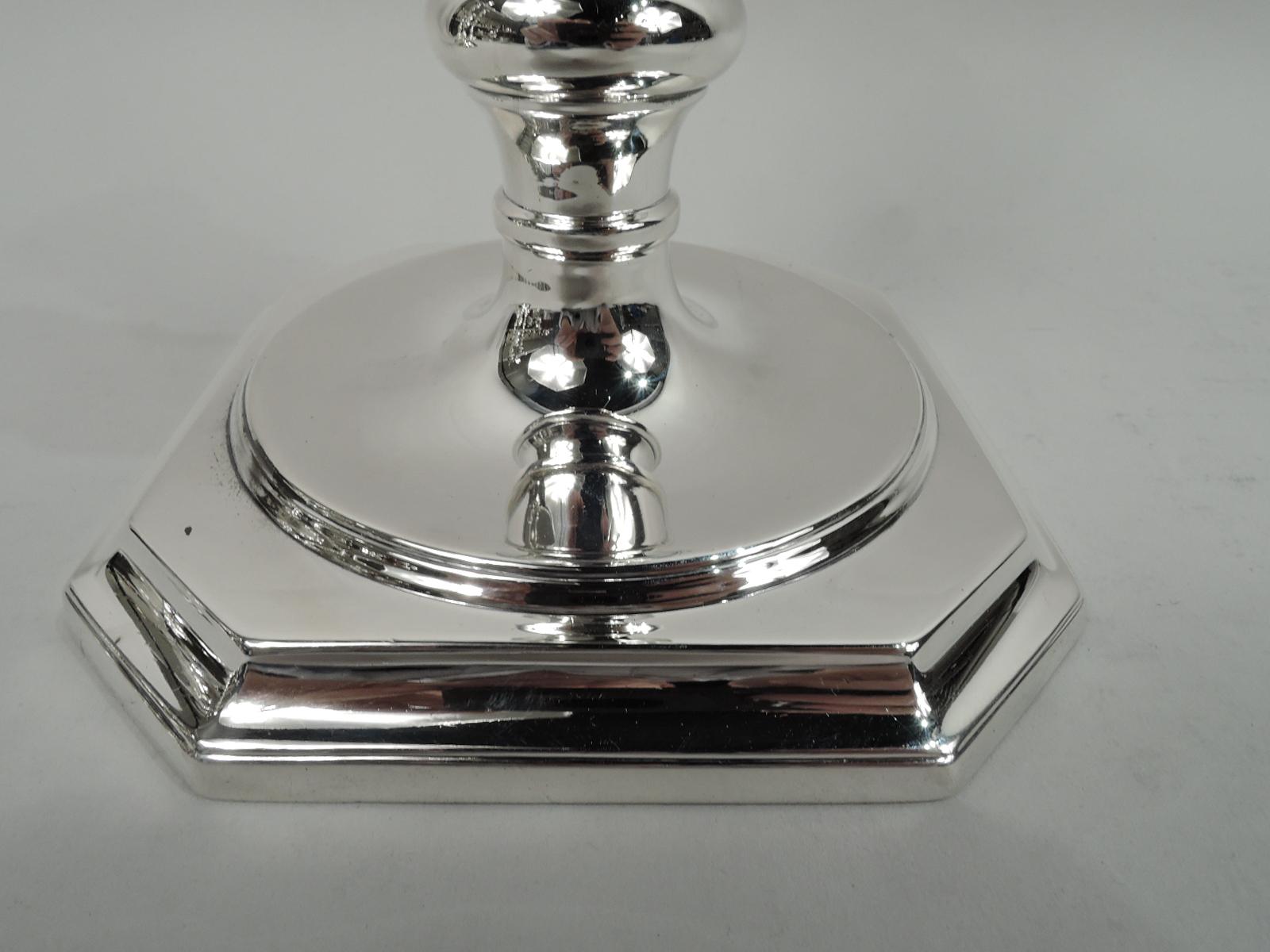 Pair of Tiffany American Colonial Sterling Silver Candlesticks In Excellent Condition In New York, NY
