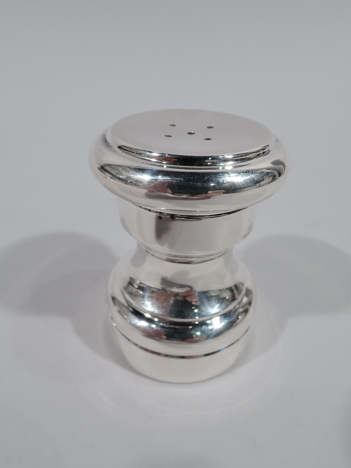 Pair of Tiffany American Modern Sterling Silver Salt and Pepper In Good Condition In New York, NY