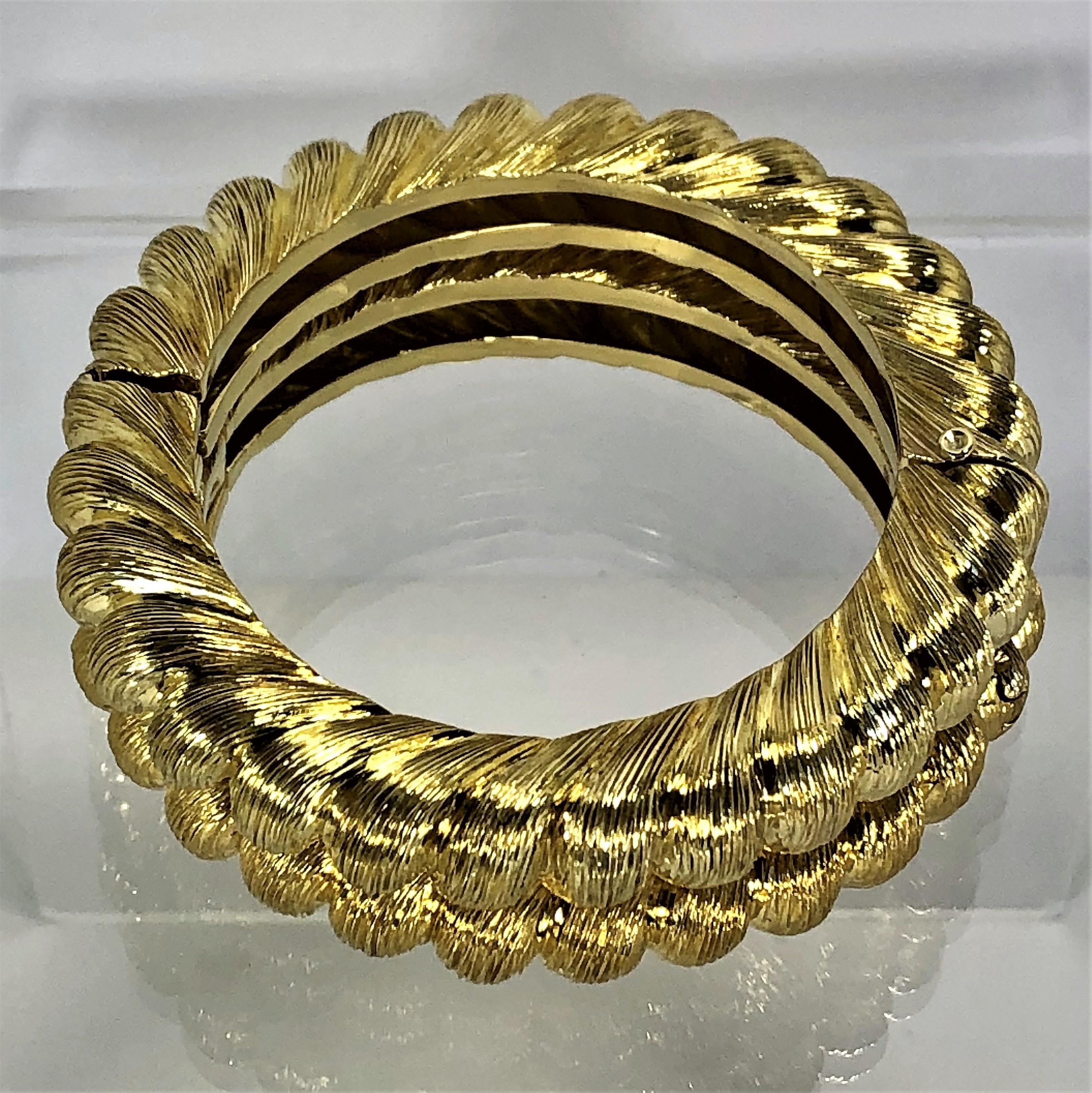 Pair of Tiffany & Co. Gold Rope Design Bangle Bracelets In Good Condition In Palm Beach, FL