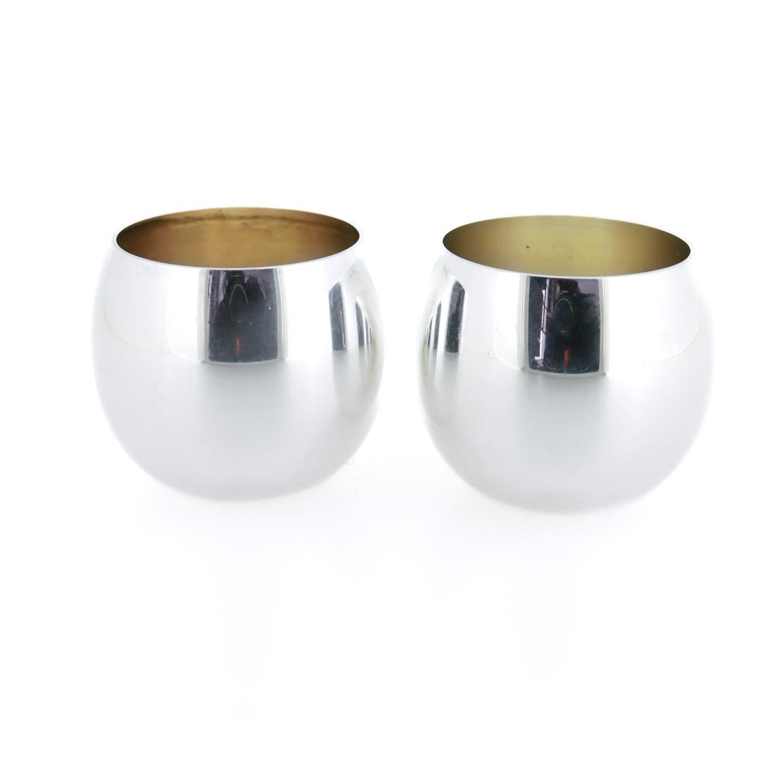 Pair of Tiffany & Co. Mid-Century Modern Sterling Silver Shot or Sake Cups In Good Condition For Sale In Philadelphia, PA