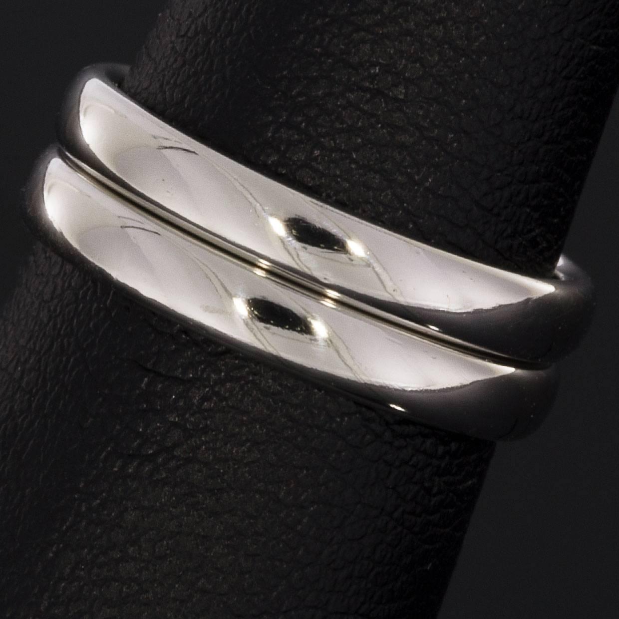 Pair of Tiffany & Co. Platinum Ladies Wedding Band Stack Rings In Excellent Condition In Columbia, MO