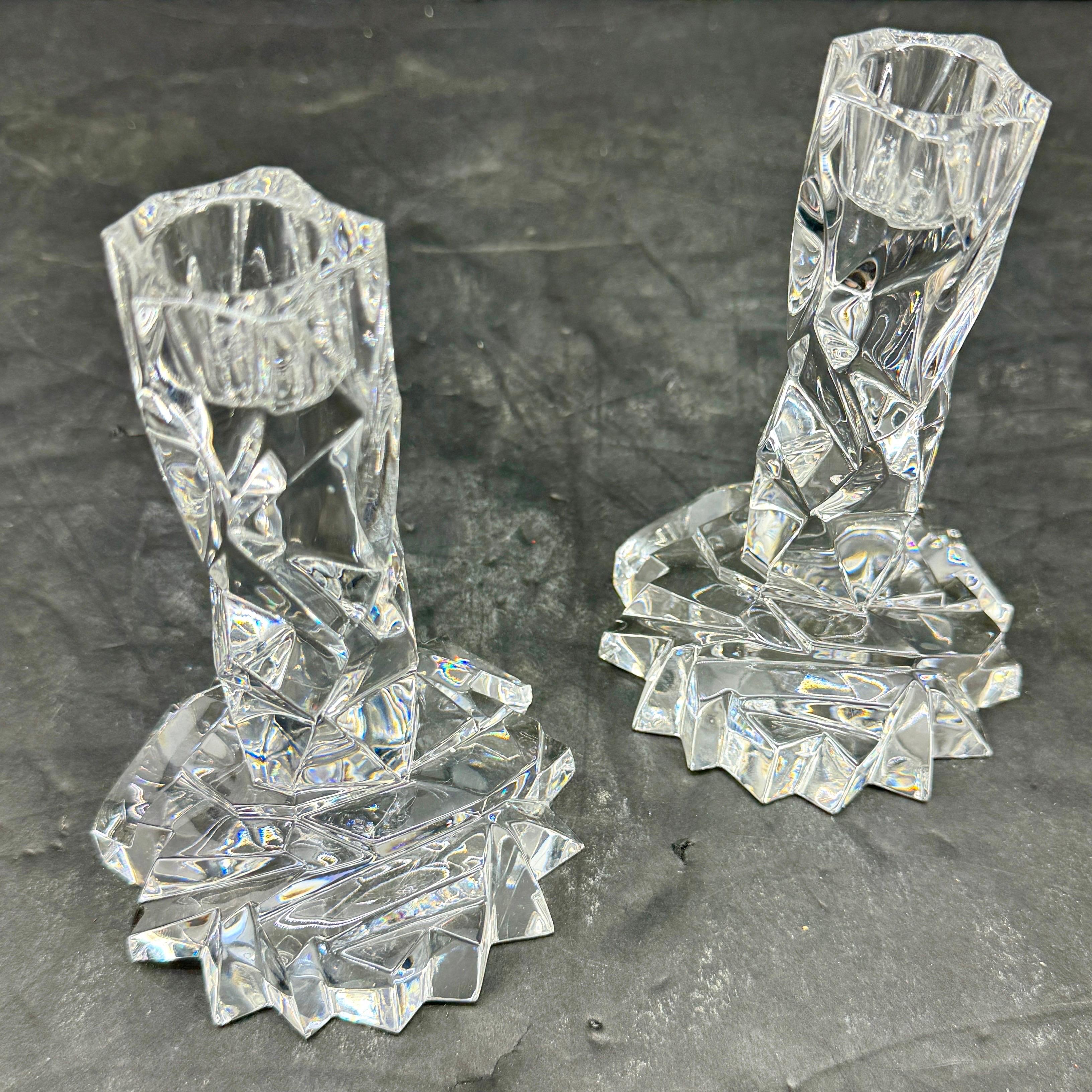 Pareja de candelabros de cristal tallado Tiffany & Co., firmados en venta 2