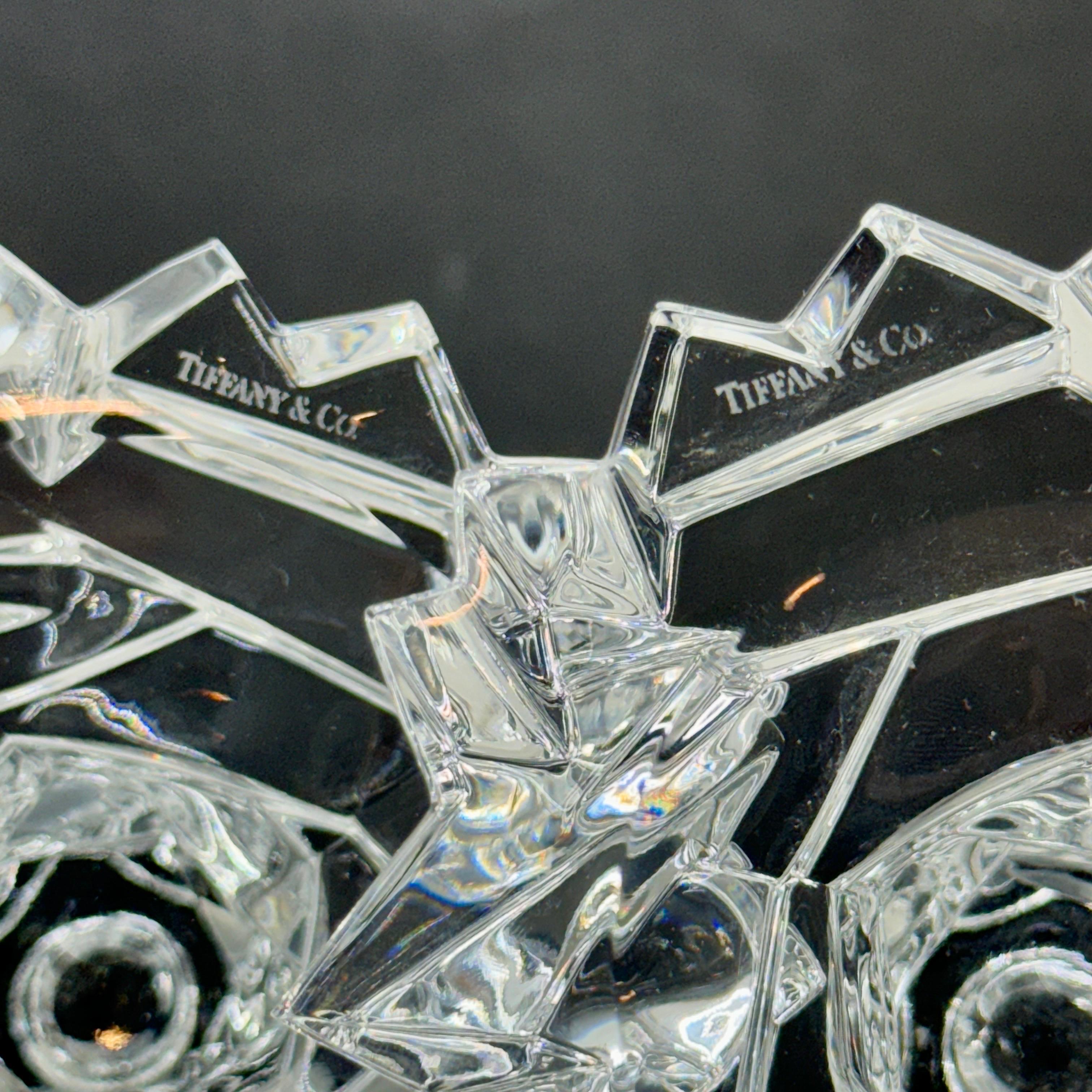 Pareja de candelabros de cristal tallado Tiffany & Co., firmados Estadounidense en venta