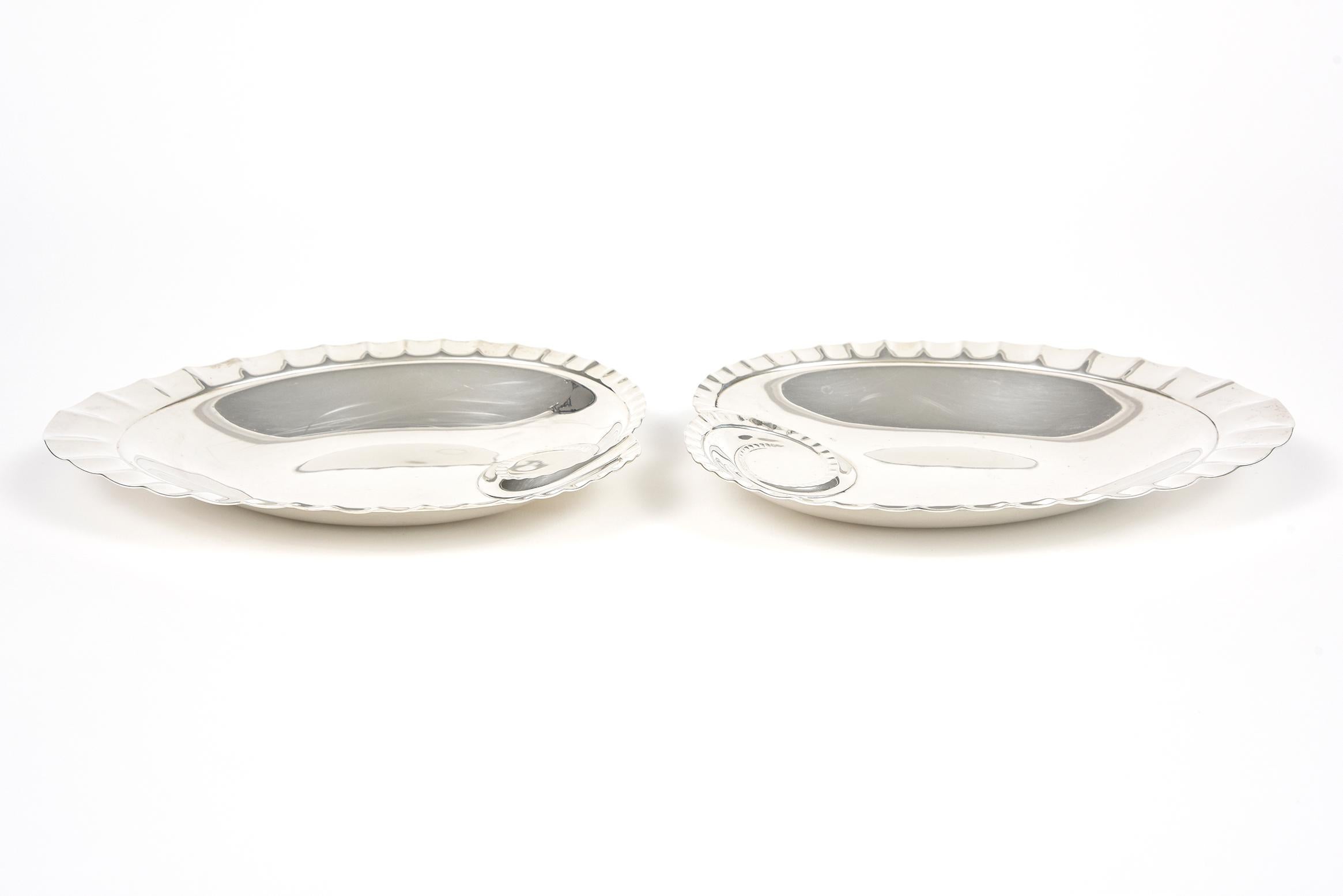 20th Century Pair of Tiffany & Co. Scalloped Heart Shaped Sterling Silver Candy Dish Bowls For Sale