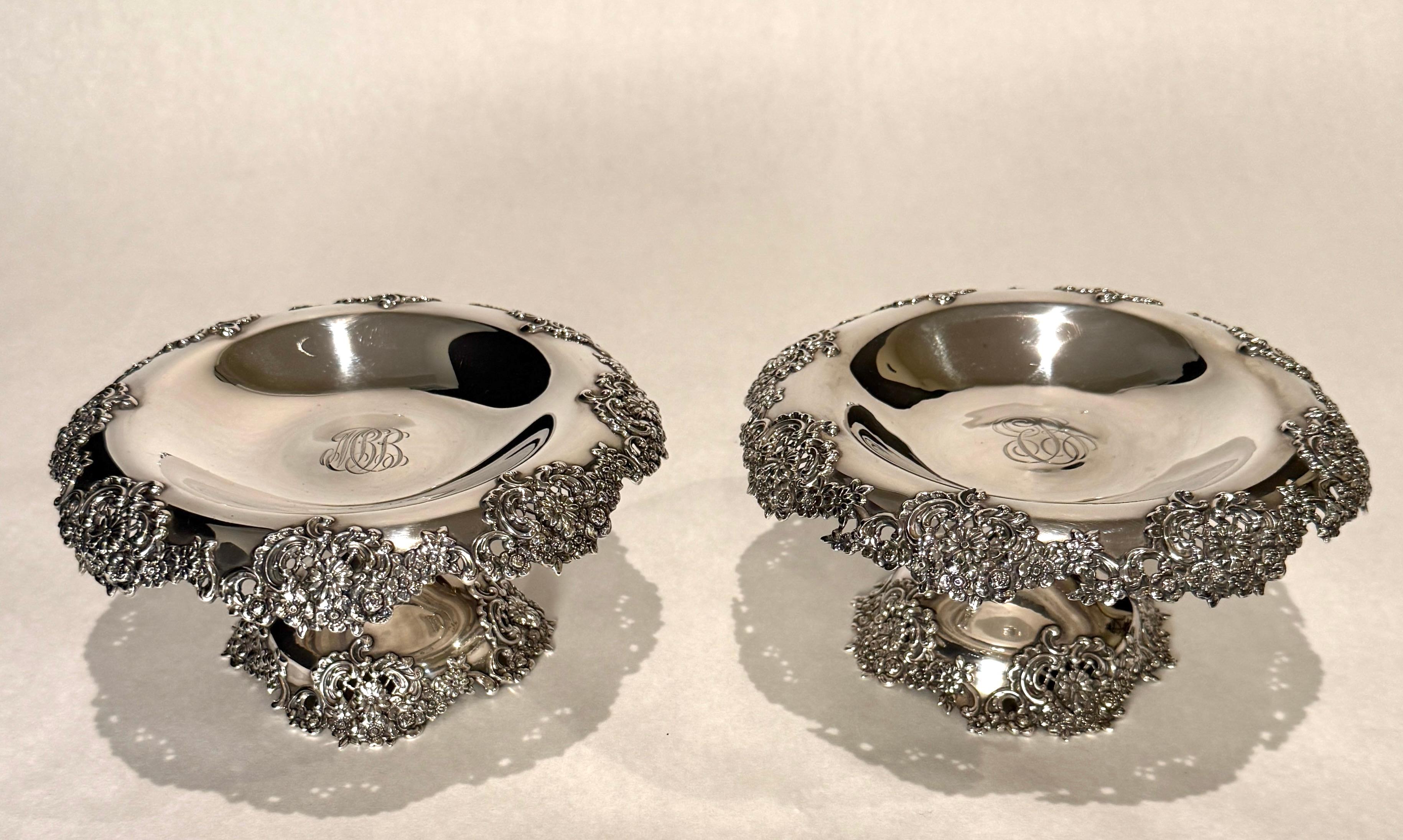 Pareja de Tiffany & Co. Compotas de plata de ley Estadounidense en venta