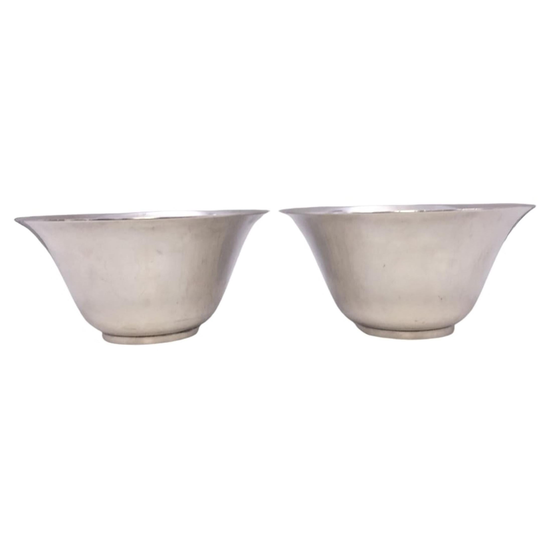 Pair of Tiffany & Co Sterling Silver Modern Bowls in Bell Form from 1906 For Sale