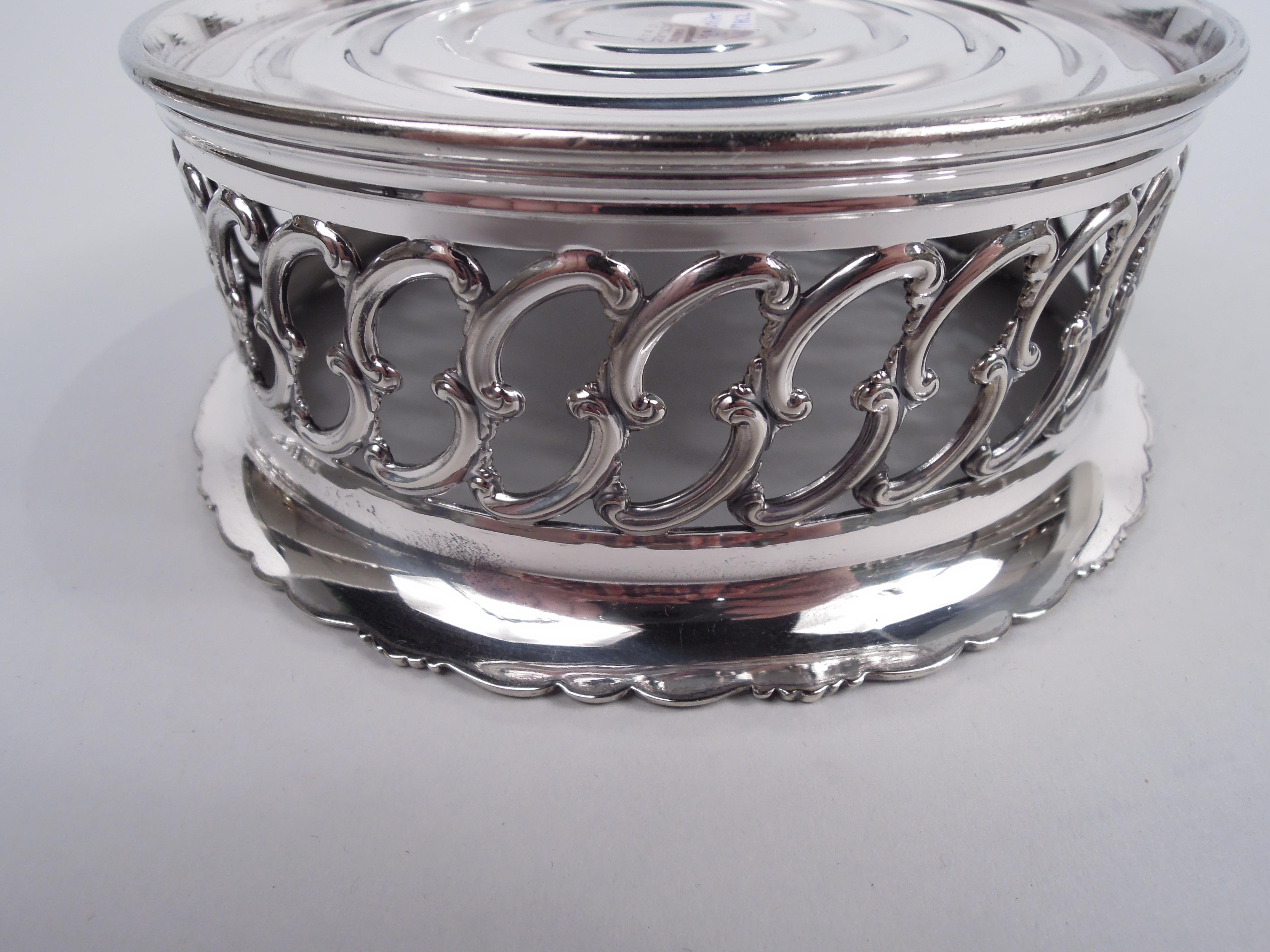 19th Century Pair of Tiffany Edwardian Classical Silver-Plated Wine Bottle Coasters For Sale