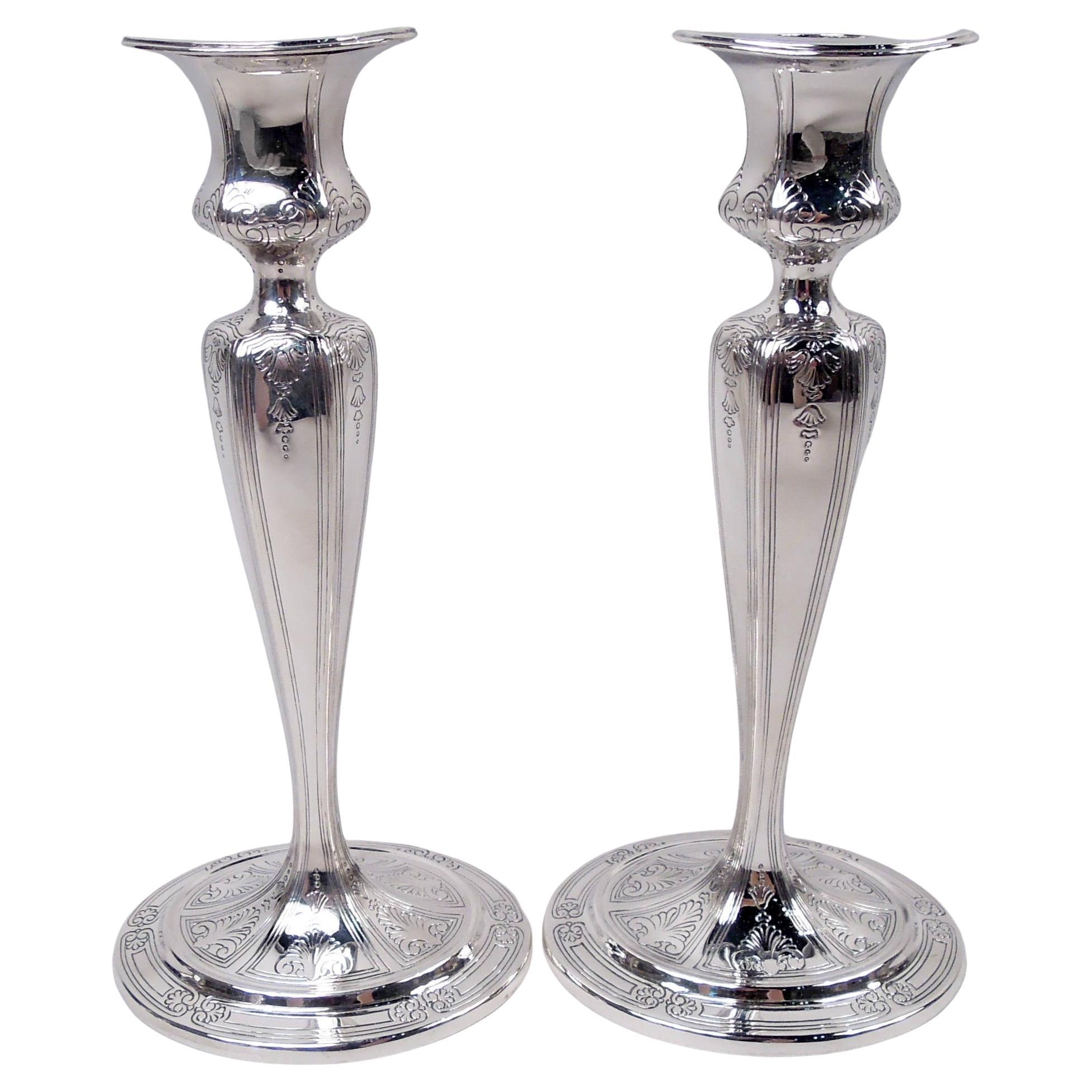 Paire de chandeliers classiques édouardiens en argent sterling Tiffany