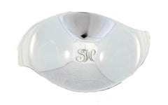 Paire de plats Tiffany en argent sterling du milieu du siècle dernier