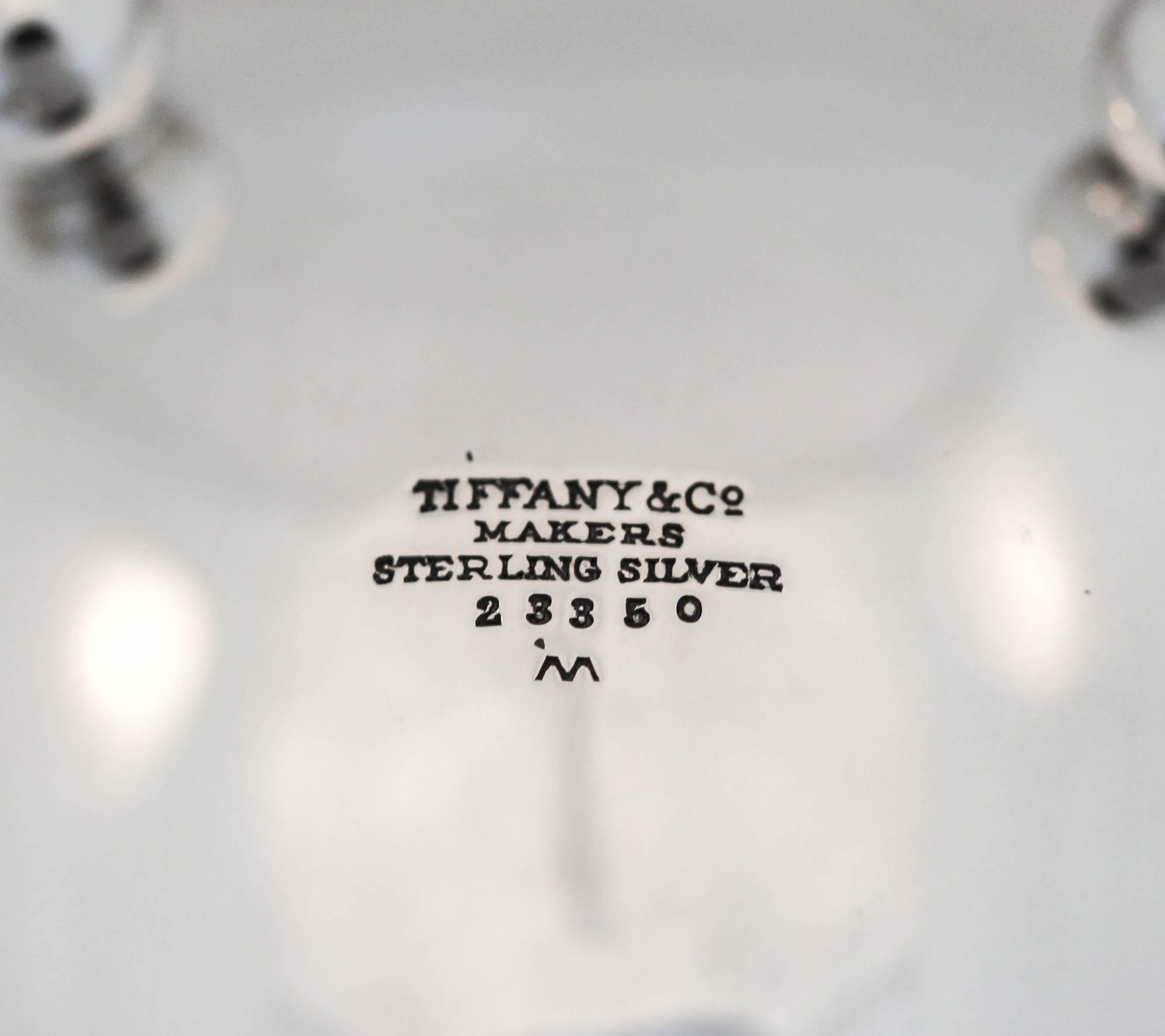 Paar Tiffany-Sterling-Geschirr aus der Mitte des Jahrhunderts im Zustand „Hervorragend“ im Angebot in Brooklyn, NY