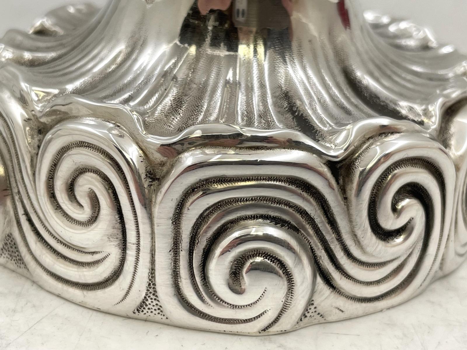 Pareja de candelabros Tiffany de plata de ley diseñados por Louis C. Tiffany Silver en venta