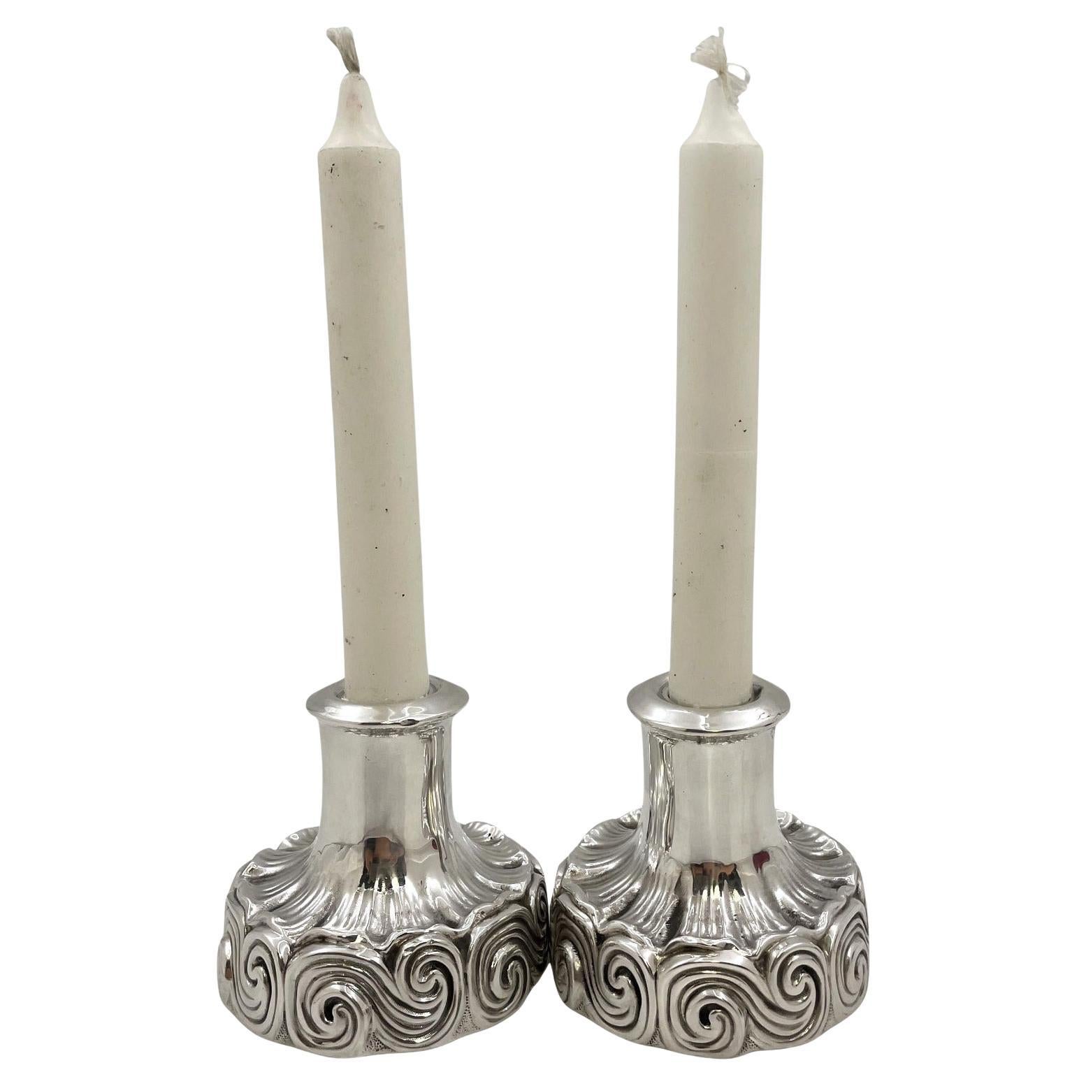 Paire de bougeoirs Tiffany en argent sterling conçus par Louis C Tiffany