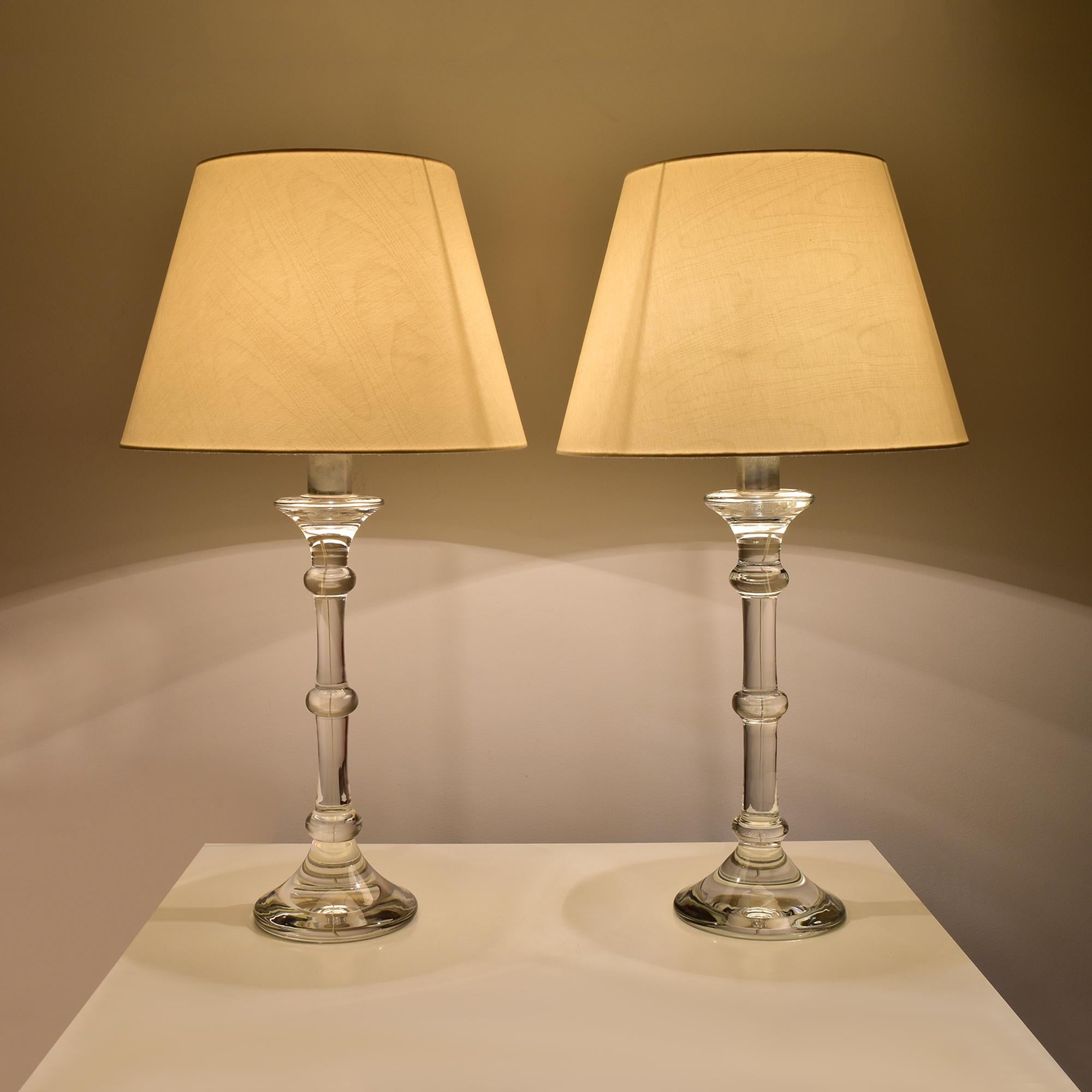 Pareja de lámparas de mesa Tiffany de Ingo Maurer y Val St. Lambert 1969 Moderno de mediados de siglo en venta