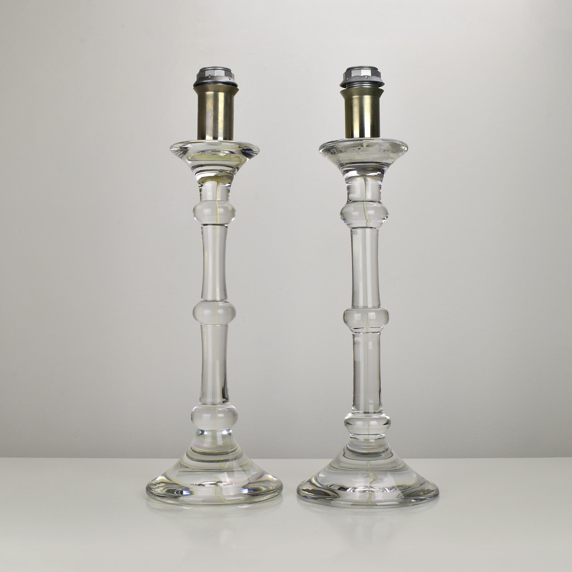 Pareja de lámparas de mesa Tiffany de Ingo Maurer y Val St. Lambert 1969 Hecho a mano en venta